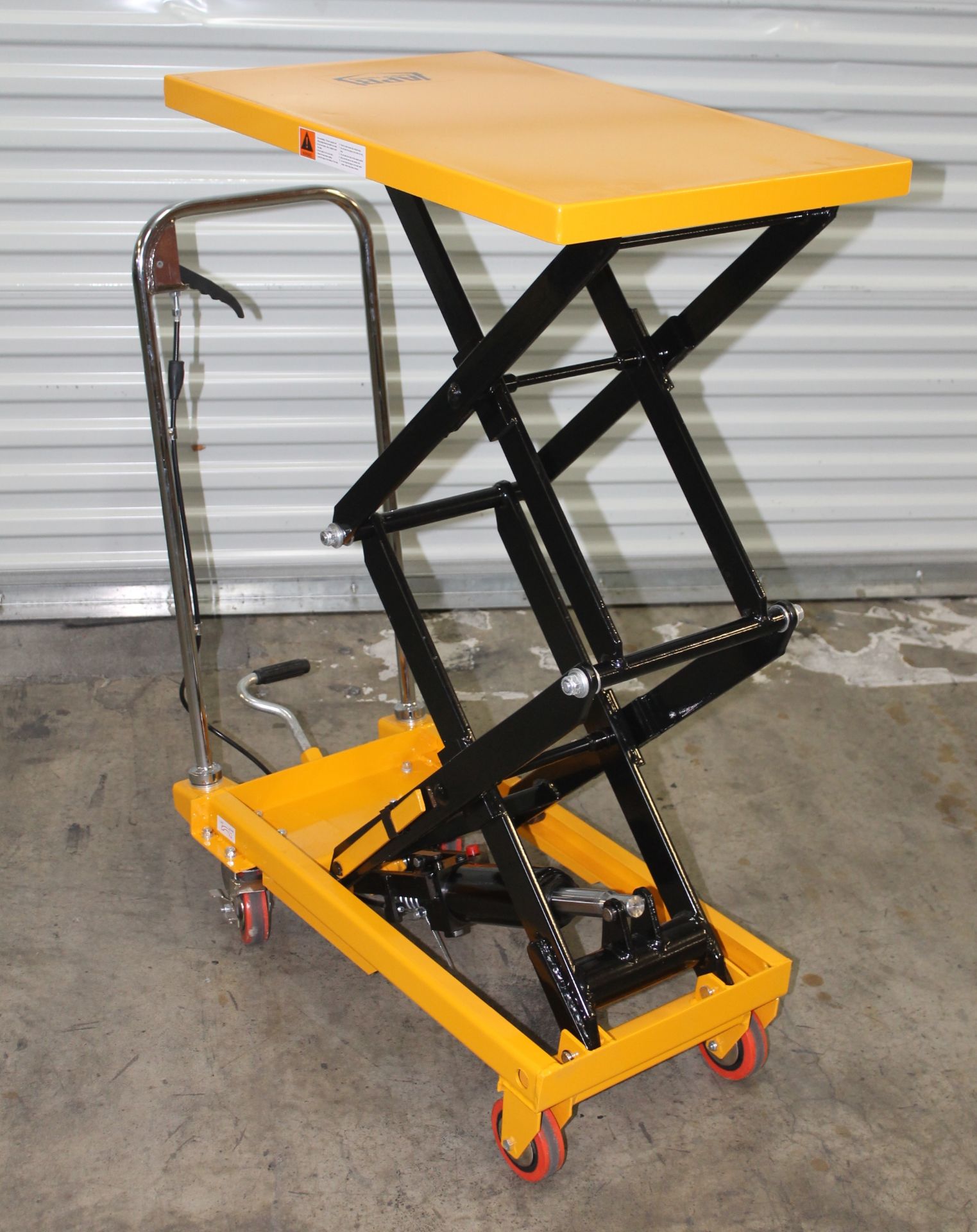 330 LBS CAP. DOUBLE SCISSORS ROLLING LIFT TABLE, NEW, CAPACITY: 330 LBS, MAX HIGHT: 31", TABLE SIZE: - Image 7 of 8