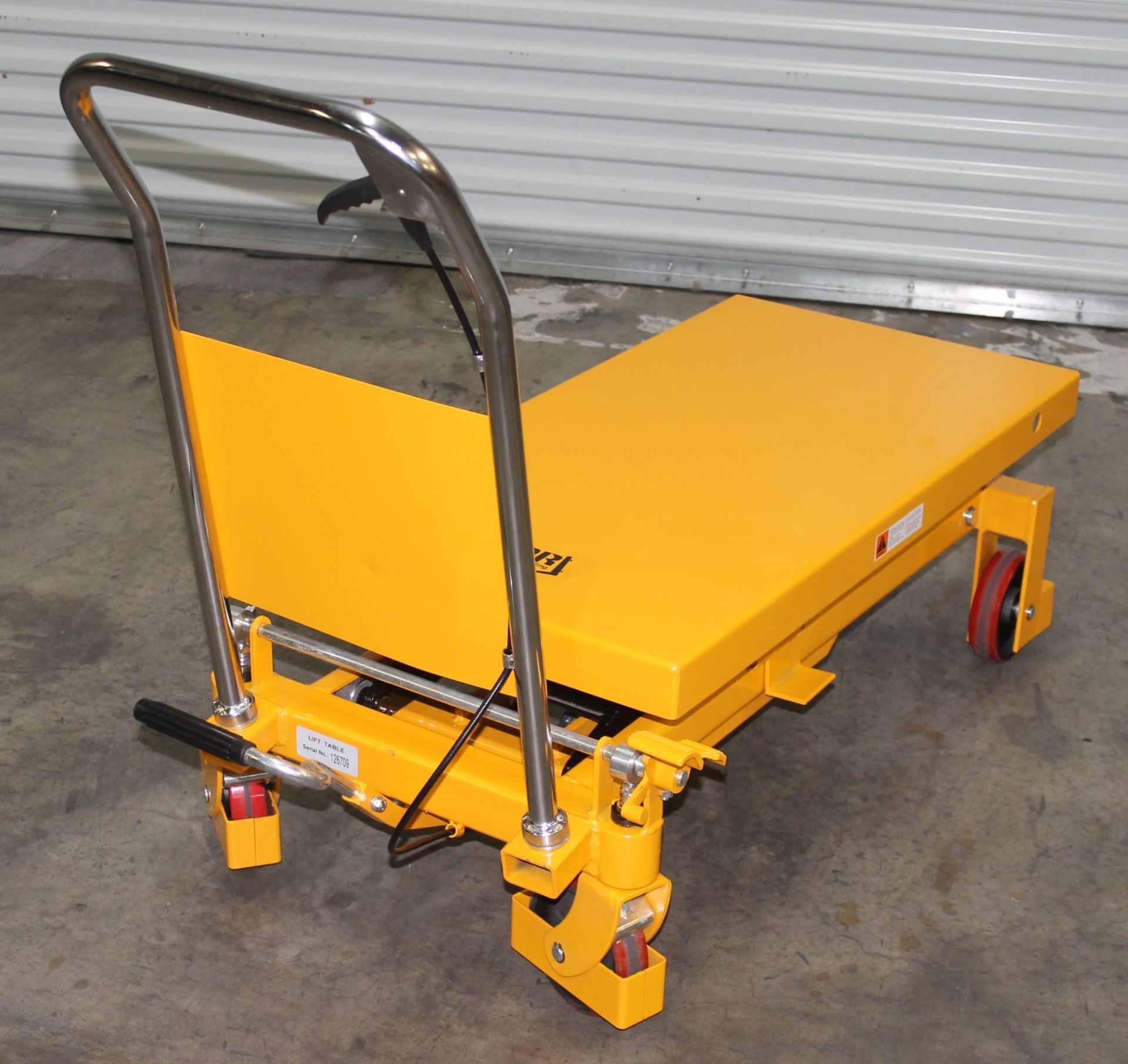 2204 LBS CAP. ROLLING SCISSOR LIFT TABLE, CAPACITY: 2204 LBS., MAX HEIGHT: 39.37", TABLE SIZE: 40" - Image 4 of 8