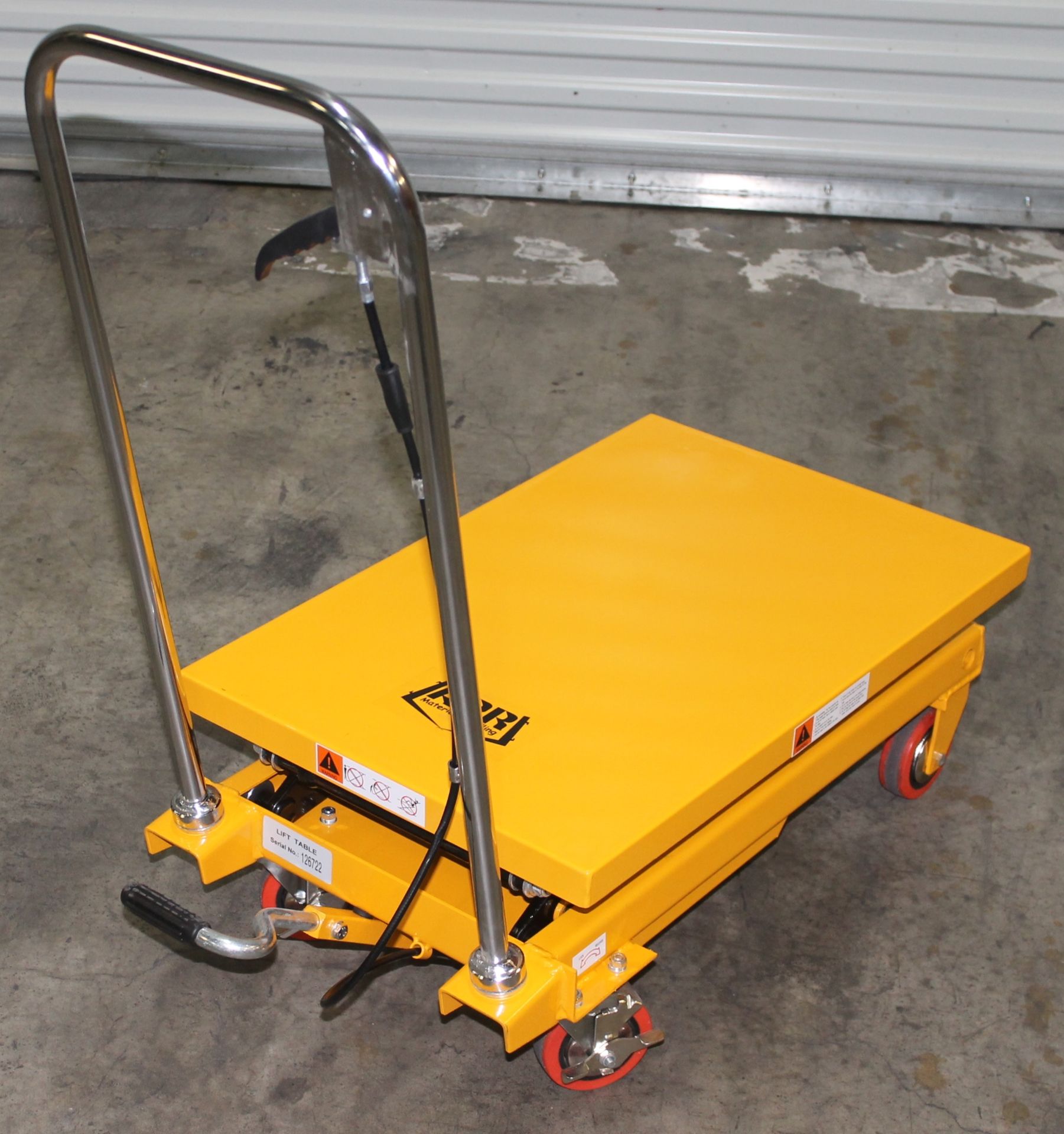 330 LBS CAP. DOUBLE SCISSORS ROLLING LIFT TABLE, NEW, CAPACITY: 330 LBS, MAX HIGHT: 31", TABLE SIZE: