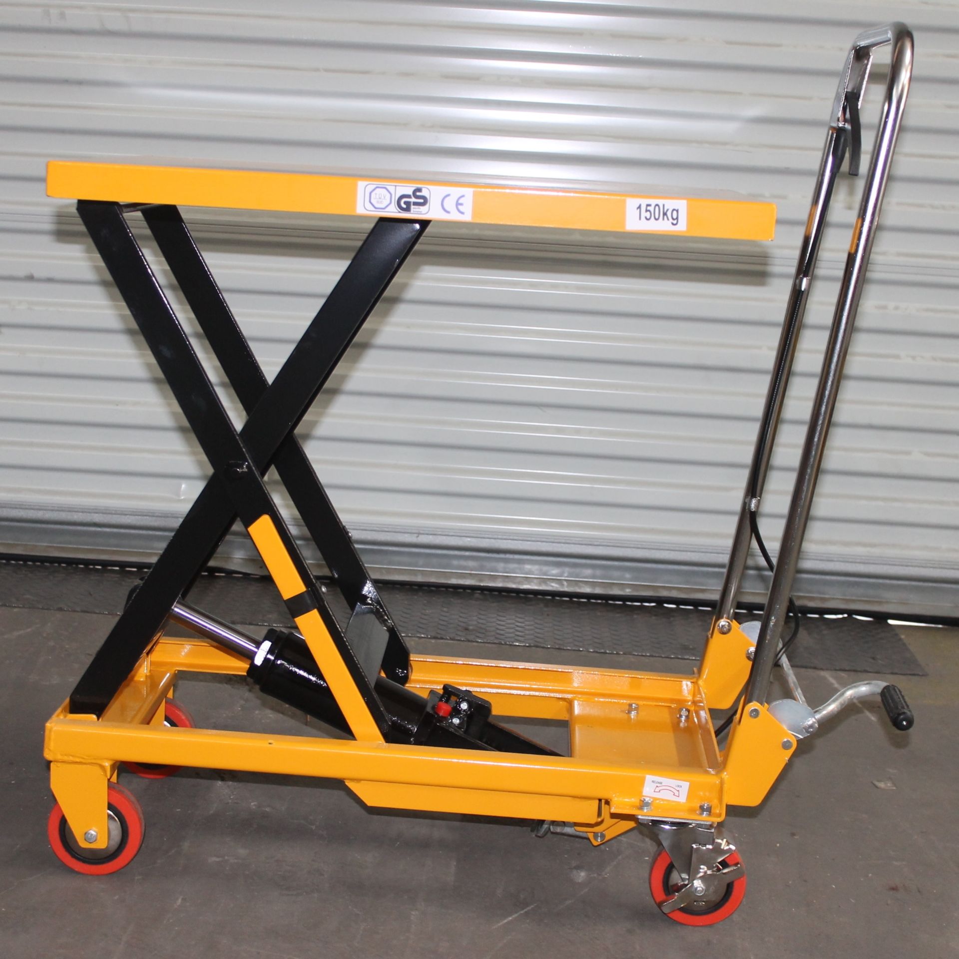 330 LBS CAP. ROLLING SCISSOR LIFT TABLE, CAPACITY: 330 LBS., MAX HEIGHT: 29.13", TABLE SIZE: 29"L - Image 4 of 5