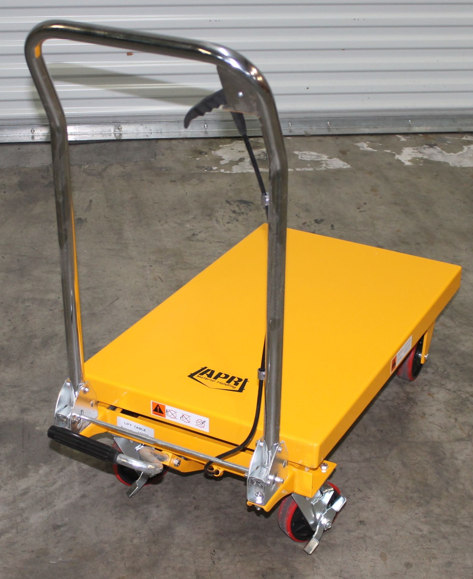 1102 LBS CAP. ROLLING SCISSOR LIFT TABLE, CAPACITY: 1102 LBS., MAX HEIGHT: 22", TABLE SIZE: 33.66" - Image 5 of 7