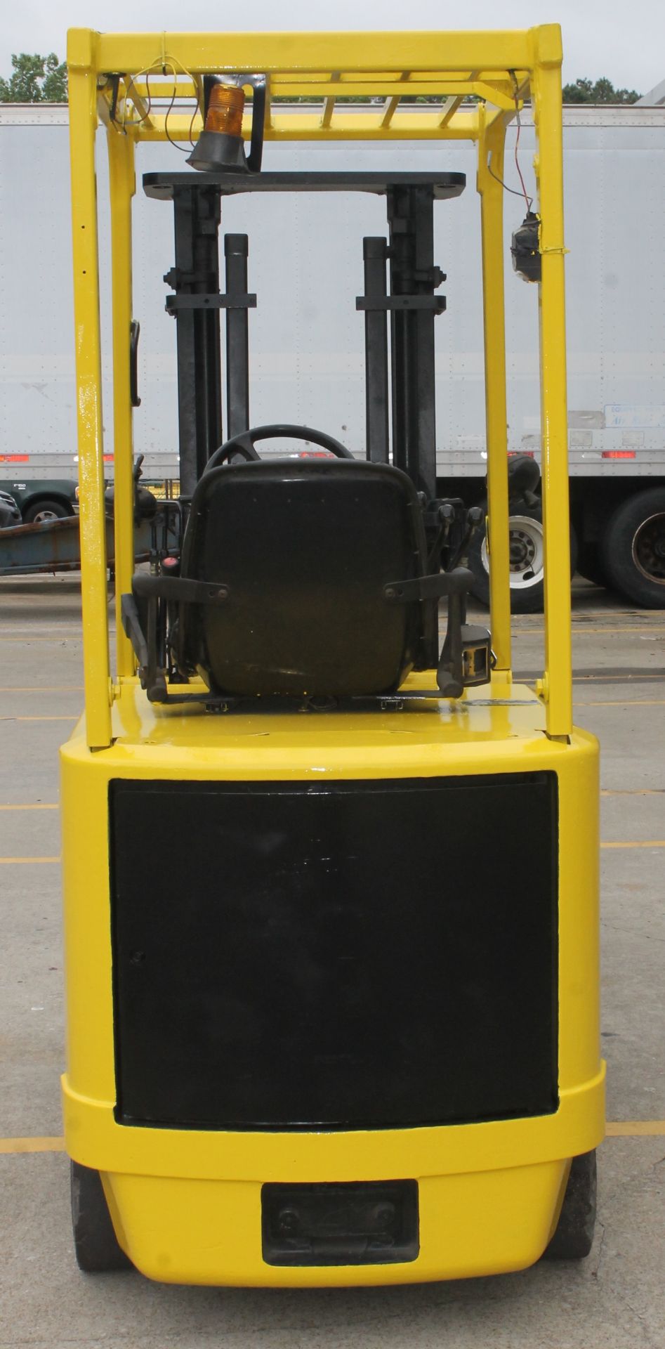 MITSUBISHI 3000 LBS CAPACITY ELECTRIC FORKLIFT, MODEL: 2FBC15, CAPACITY: 3000 LBS., MAX HEIGHT: - Image 3 of 6