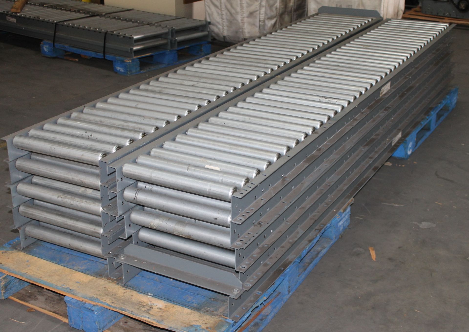 100 FT OF 18" GRAVITY ROLLER CONVEYOR, 1.9" ROLLER, 3" CENTER, PART NO: 915510MA - Image 4 of 4
