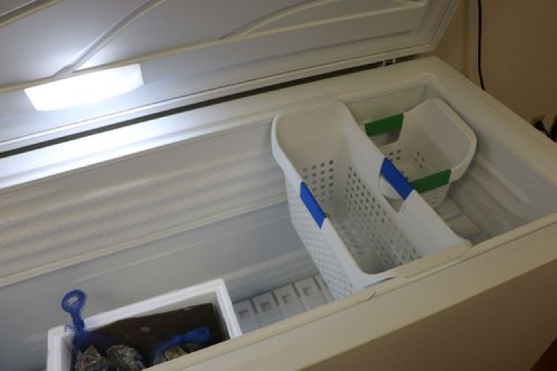 Frigidaire 6’ Chest Freezer, Working, Approximately 25 Cu Ft. Capacity, Excellent Condition - Image 5 of 5