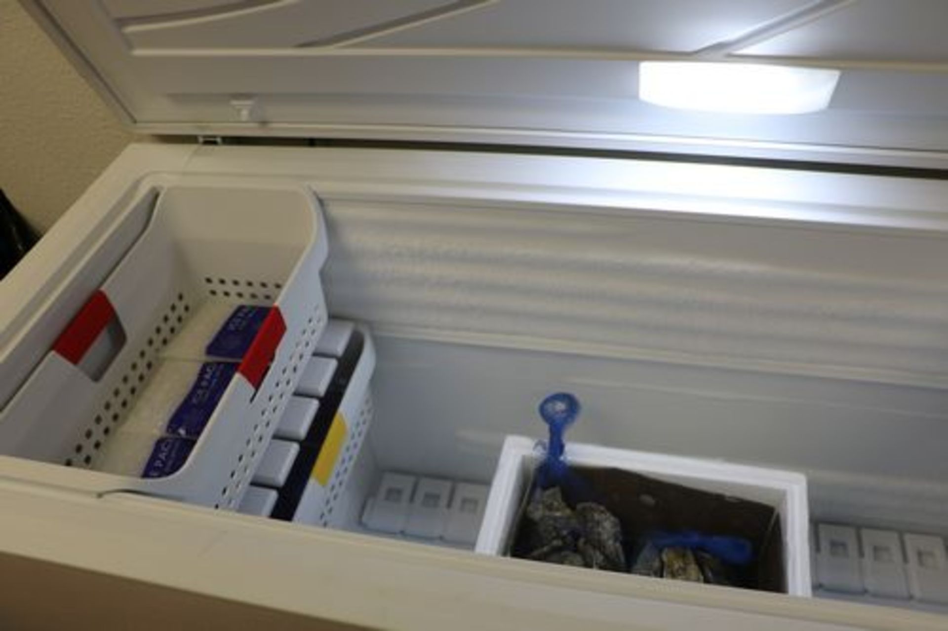 Frigidaire 6’ Chest Freezer, Working, Approximately 25 Cu Ft. Capacity, Excellent Condition - Image 3 of 5