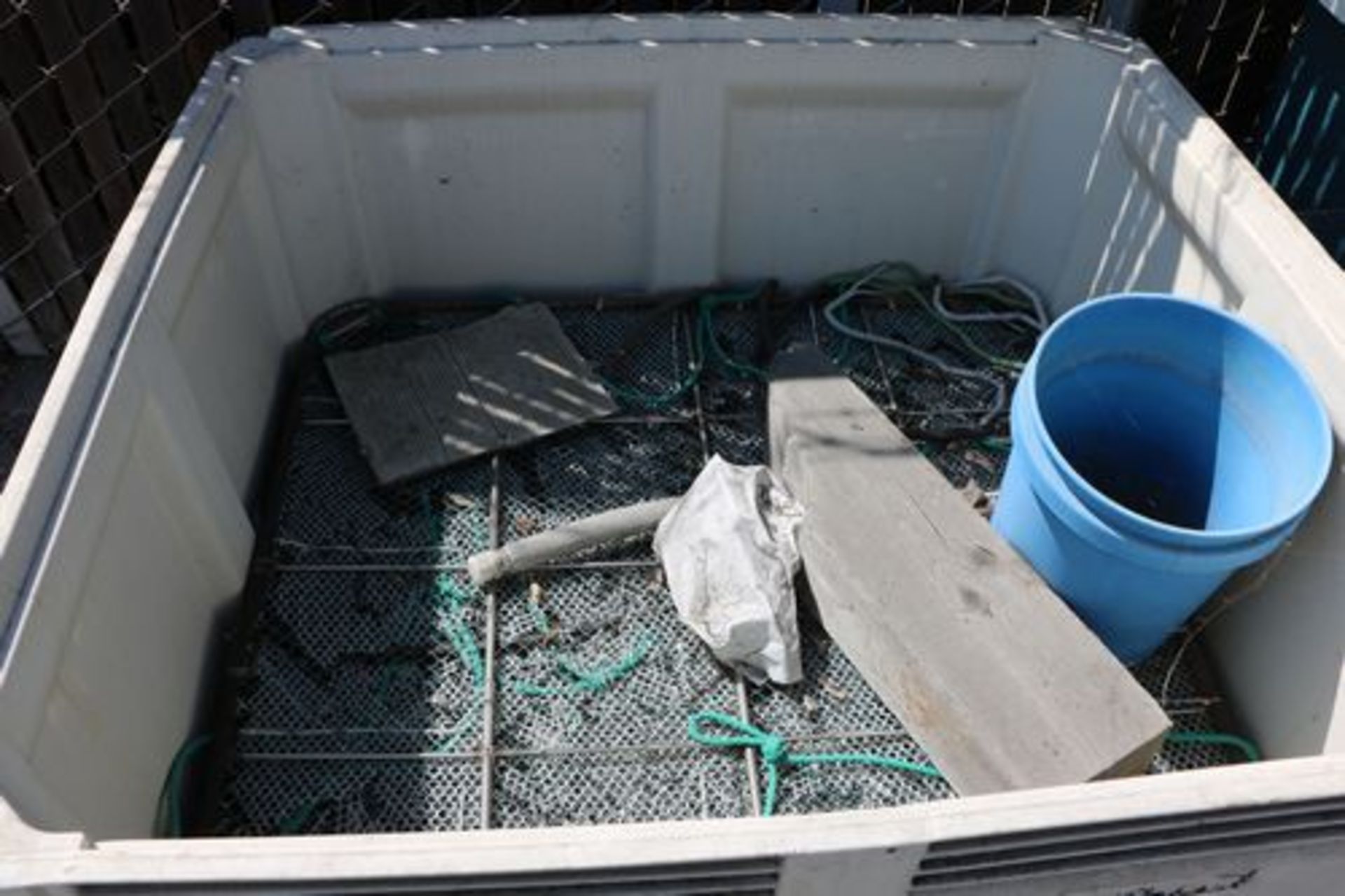 MacroBin 32 Container with Blue Bucket, Mesh Netting and Wood - Image 2 of 2