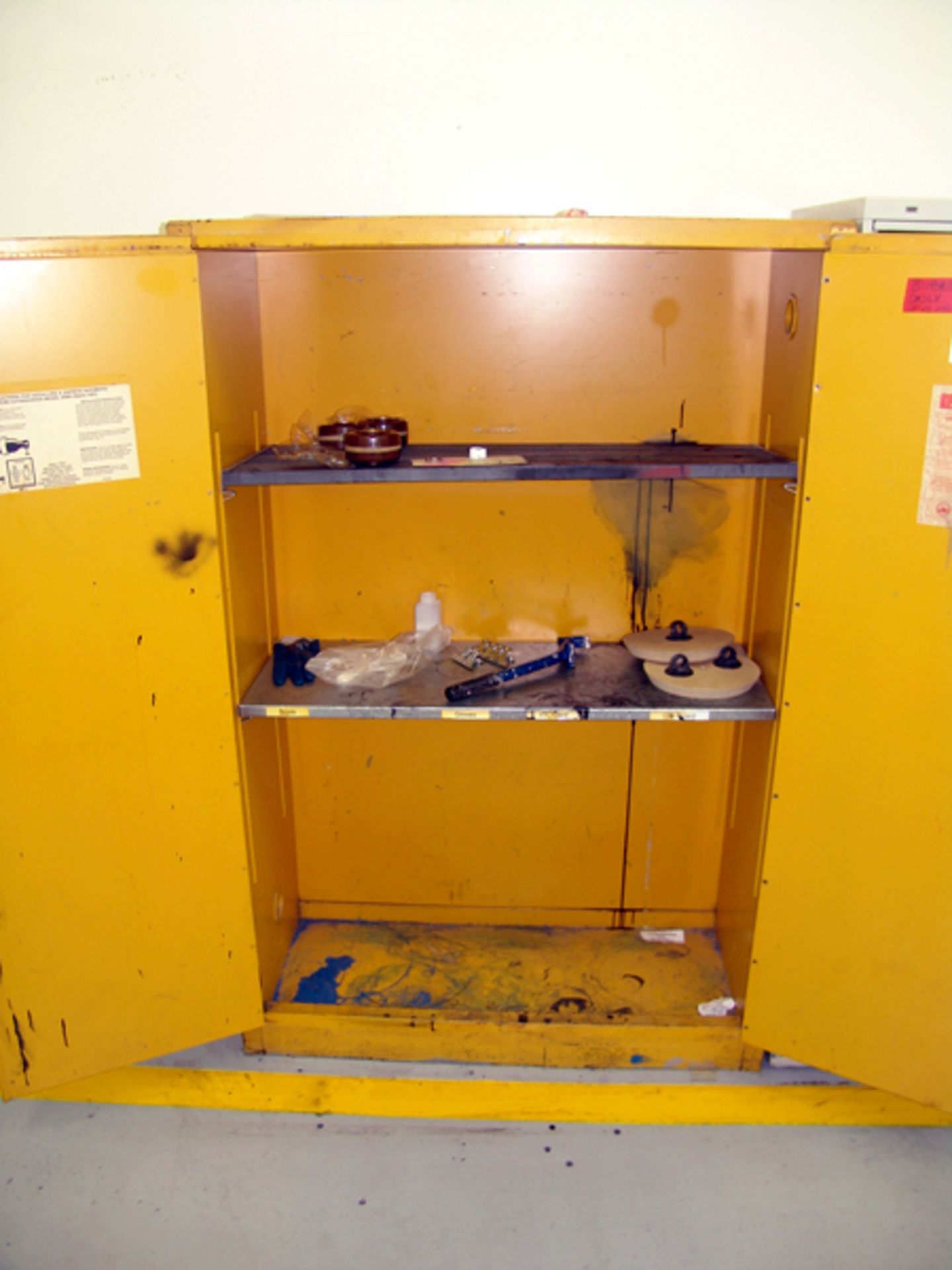 JUSTRITE Flammable Storage Cabinet, Double Door, 43" x 18" x 65 - Image 2 of 2