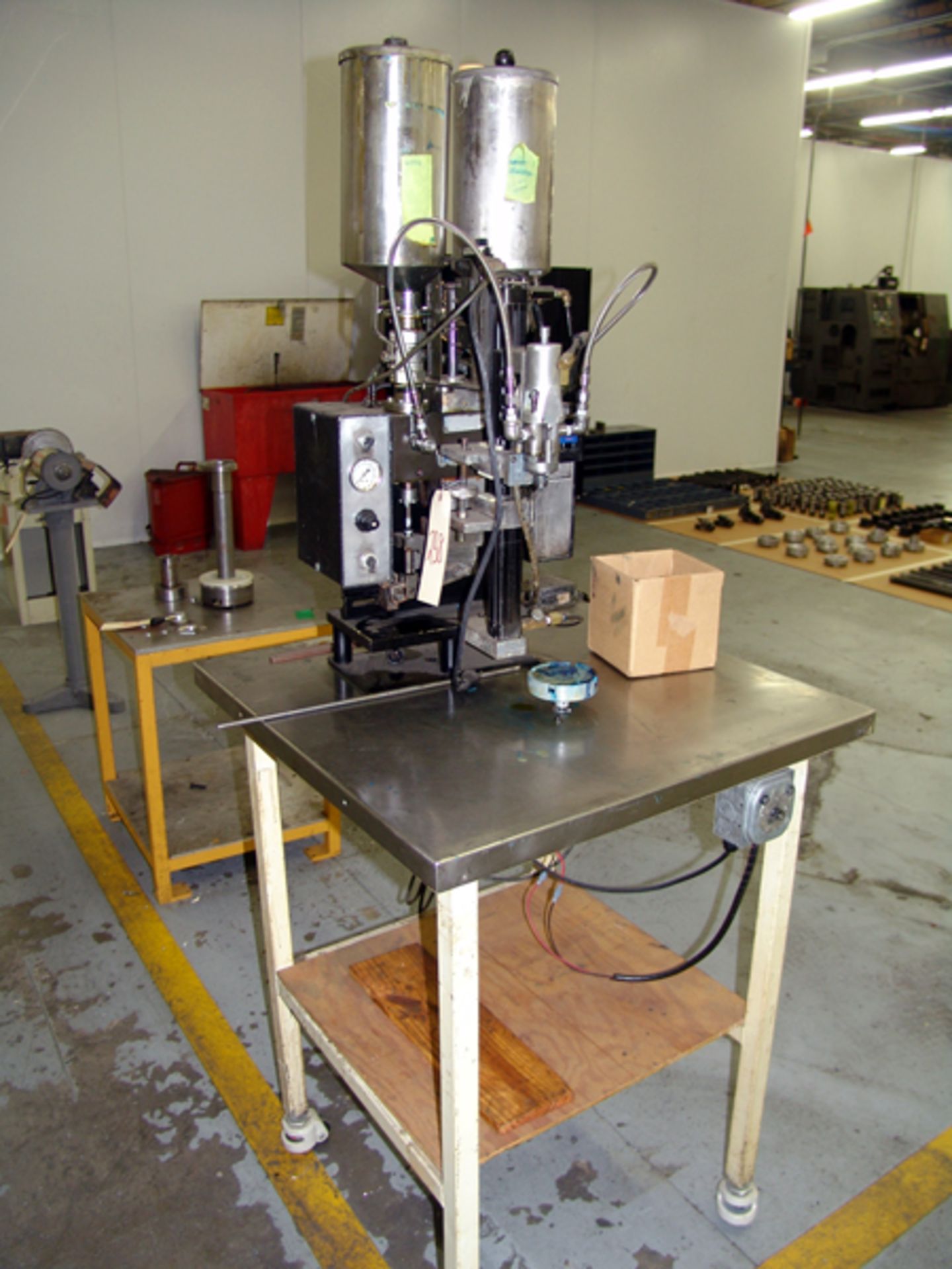 TWINFLOW "Mini II" Variable Ratio Metering, Mixing and Dispensing Machine - Image 3 of 6