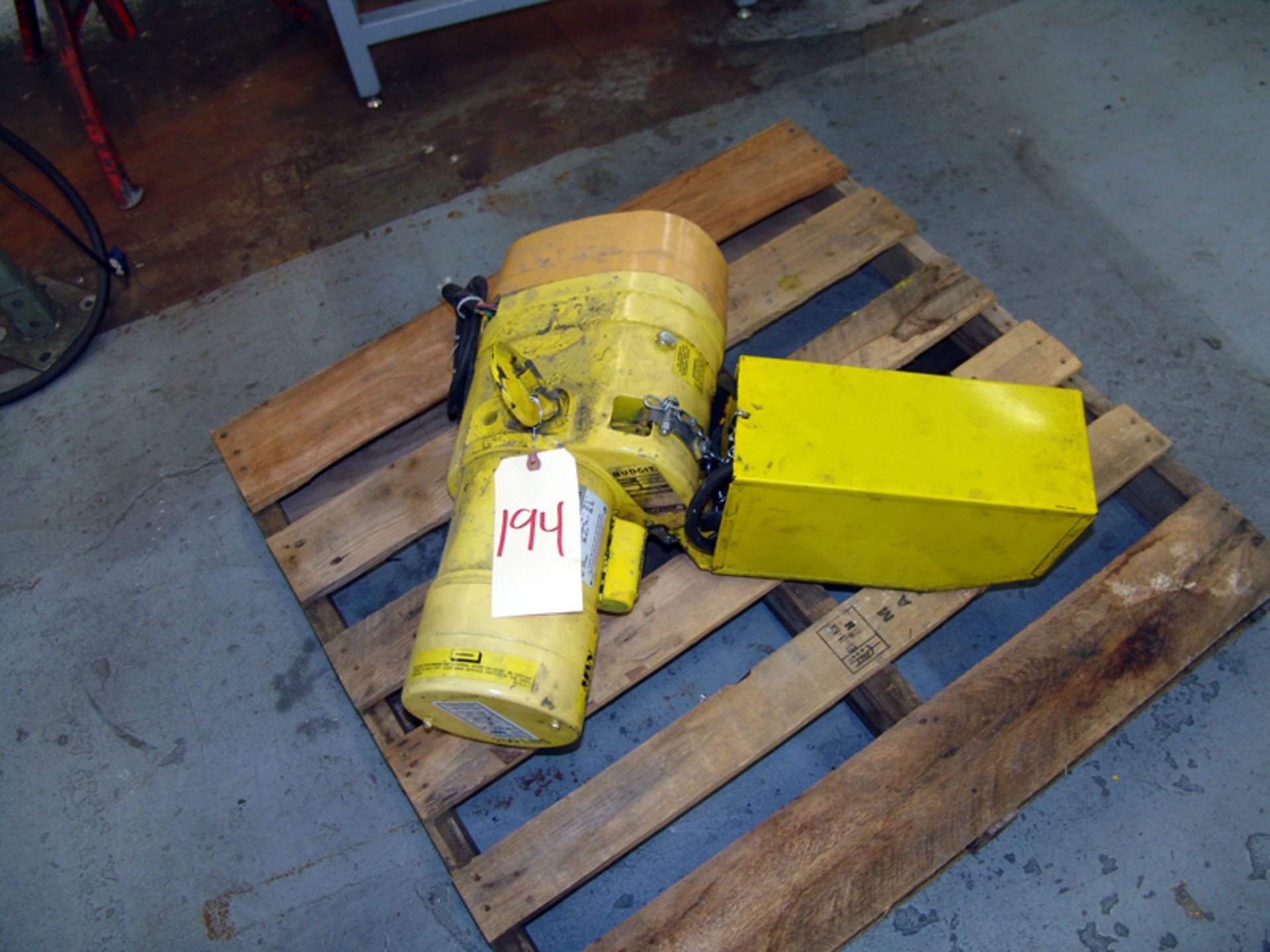 BUDGIT Chain Hoist, Model 116887-16, s/n 277577, 15 FPM, 500LB Cap. - Image 2 of 3