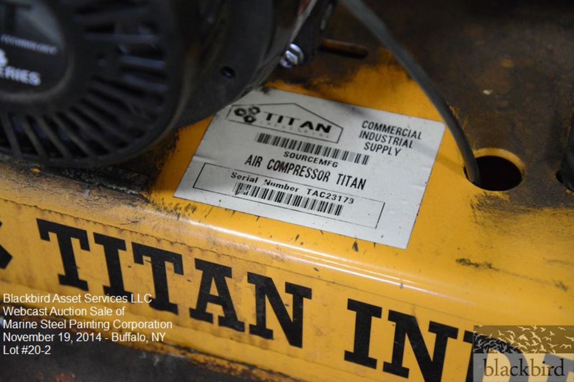Titan Industrial 8 gallon air compressor - Image 3 of 3