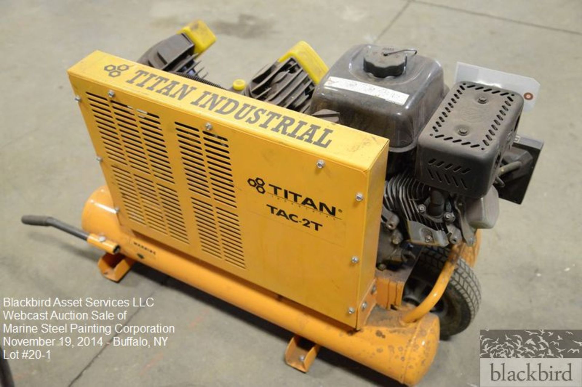 Titan Industrial 8 gallon air compressor - Image 2 of 3
