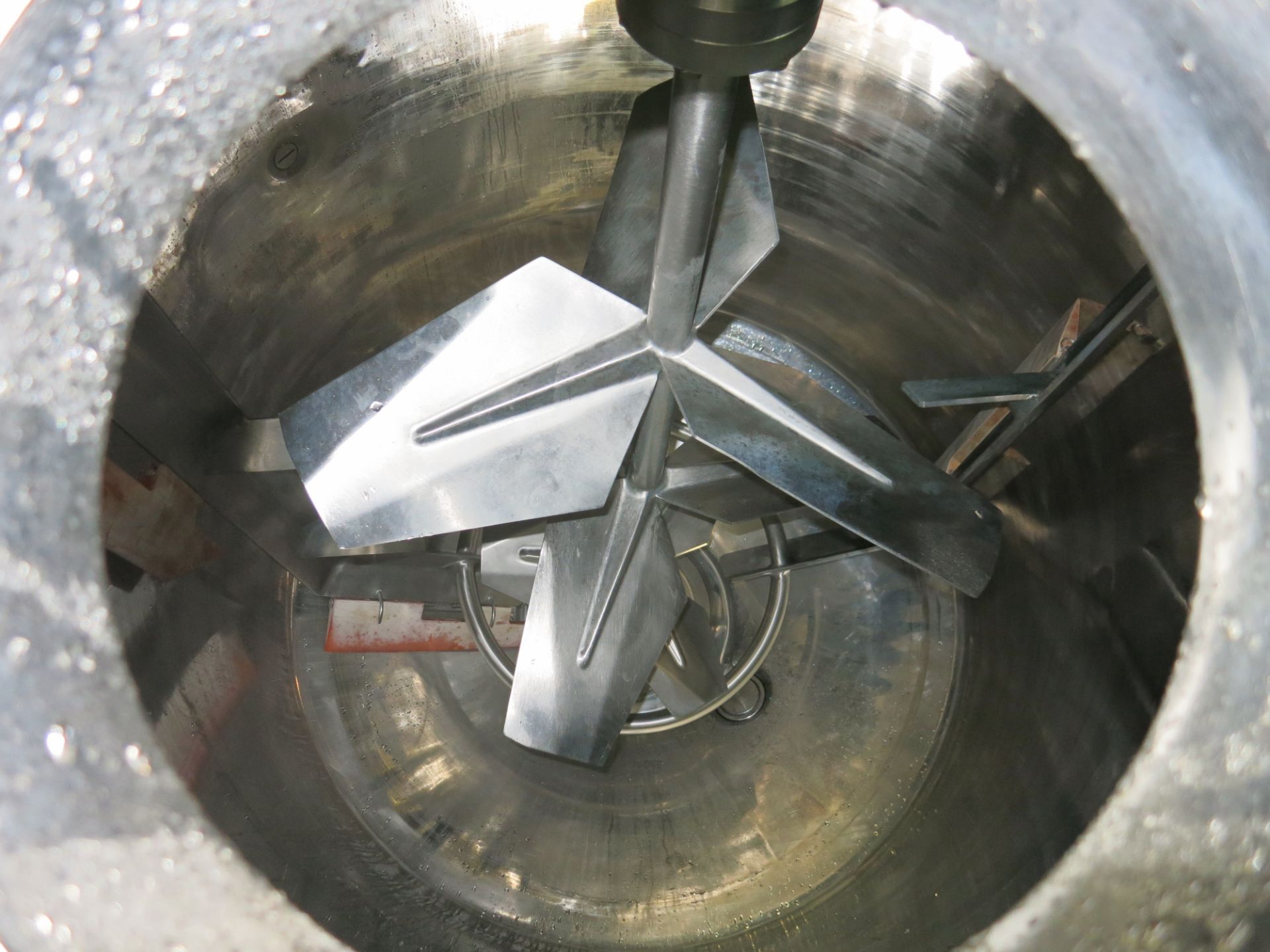VMI 1200 litre vacuum mix reactor, double motion top entering agitator, high speed bottom agitation, - Image 3 of 4