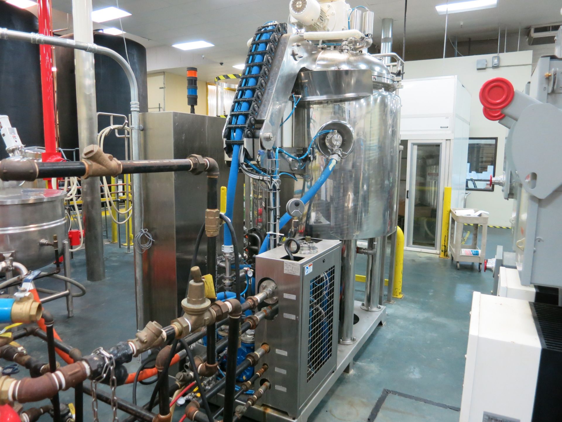 VMI 1200 litre vacuum mix reactor, double motion top entering agitator, high speed bottom agitation, - Image 4 of 4