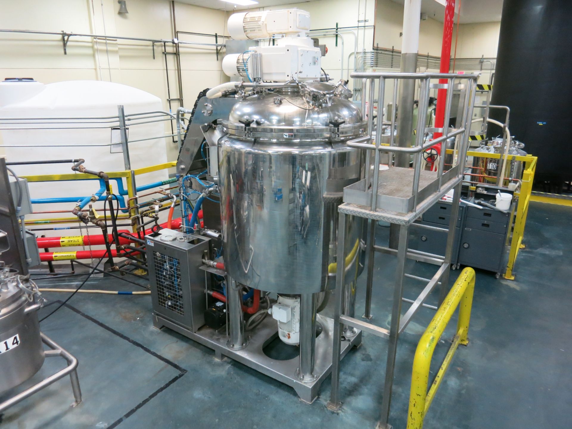 VMI 1200 litre vacuum mix reactor, double motion top entering agitator, high speed bottom agitation,