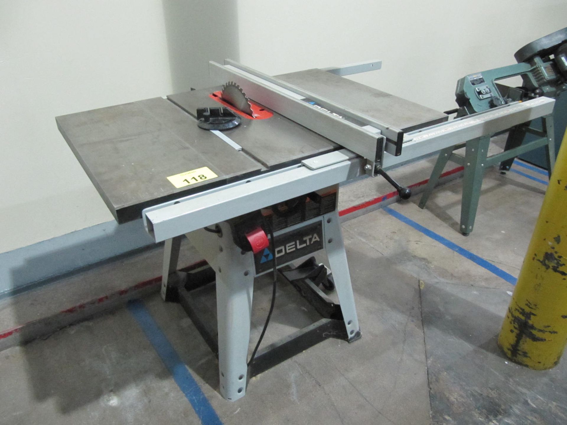 Delta 10" table saw, model 36-979, s/n 317047, adjustable fence