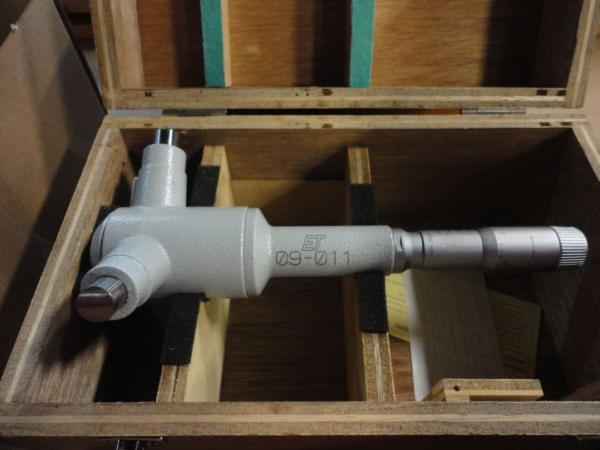 5"-6" MITUTOYO HOLTEST MICROMETER