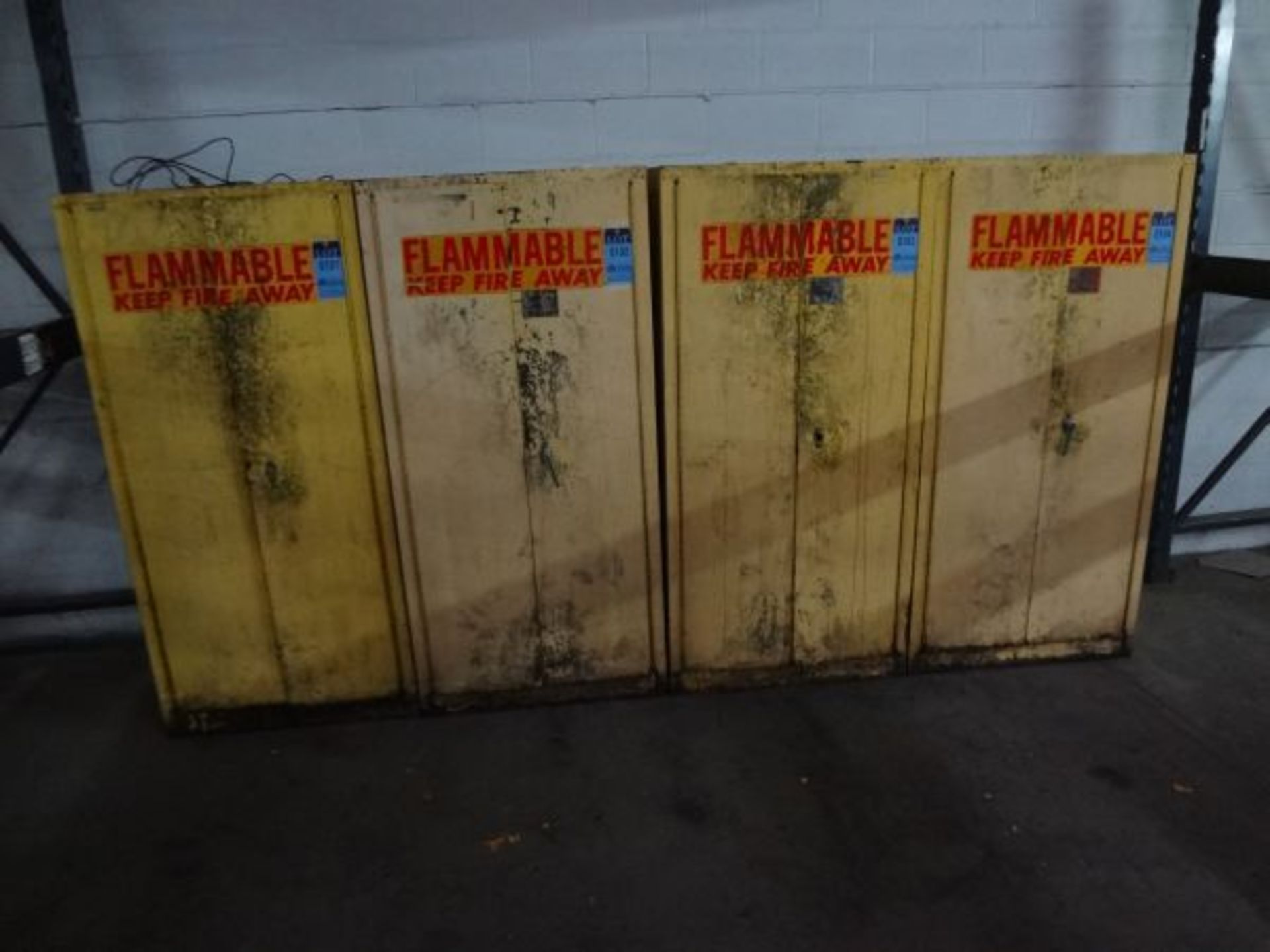 FLAMMABLE MATERIAL CABINET