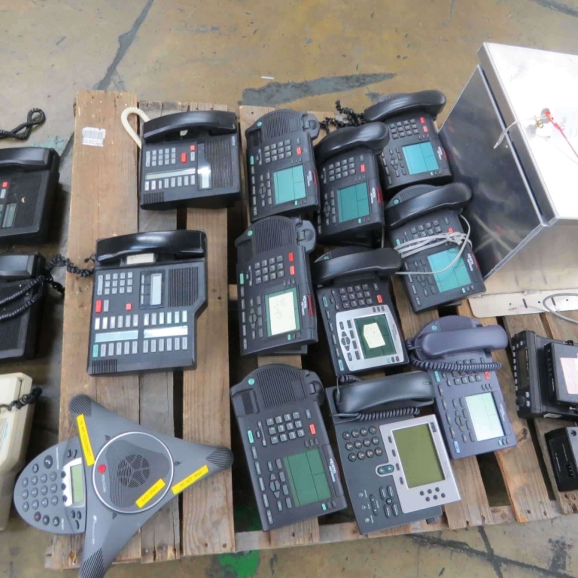 Phones and Communication Pieces- - Image 7 of 9