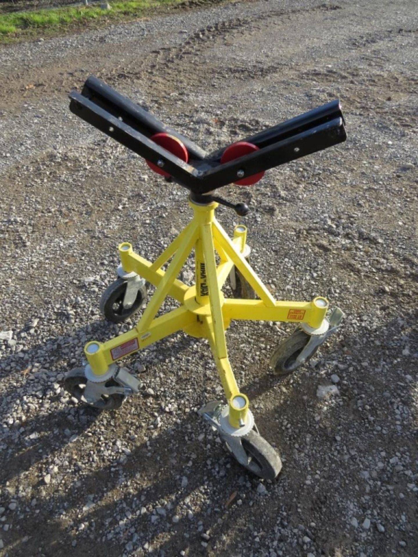 Max Jack Rolling Pipe Stand-