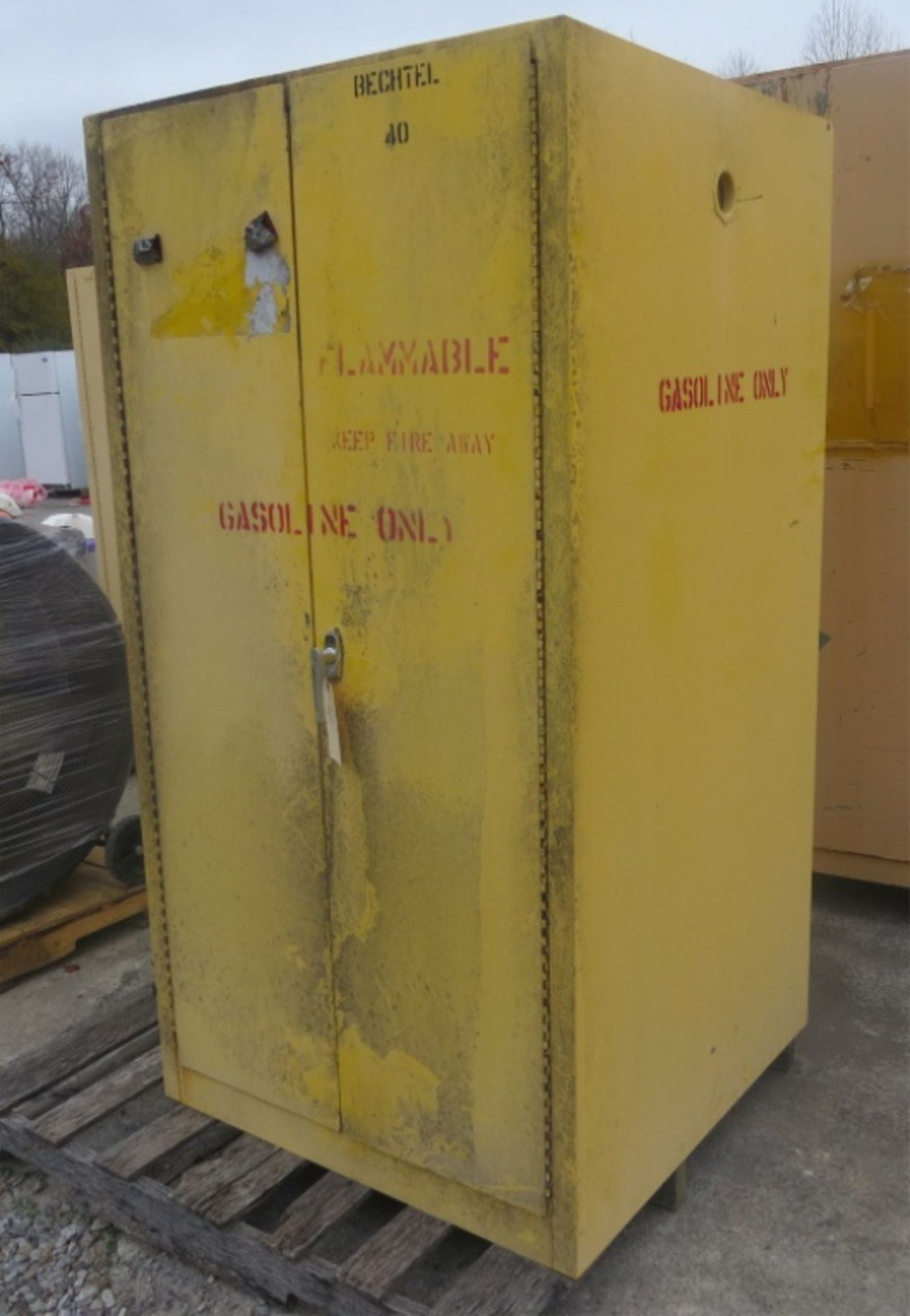 2ft 10" Wide, 5 1/2ft Tall, ft 10" Deep,  used to store gas - Image 2 of 4