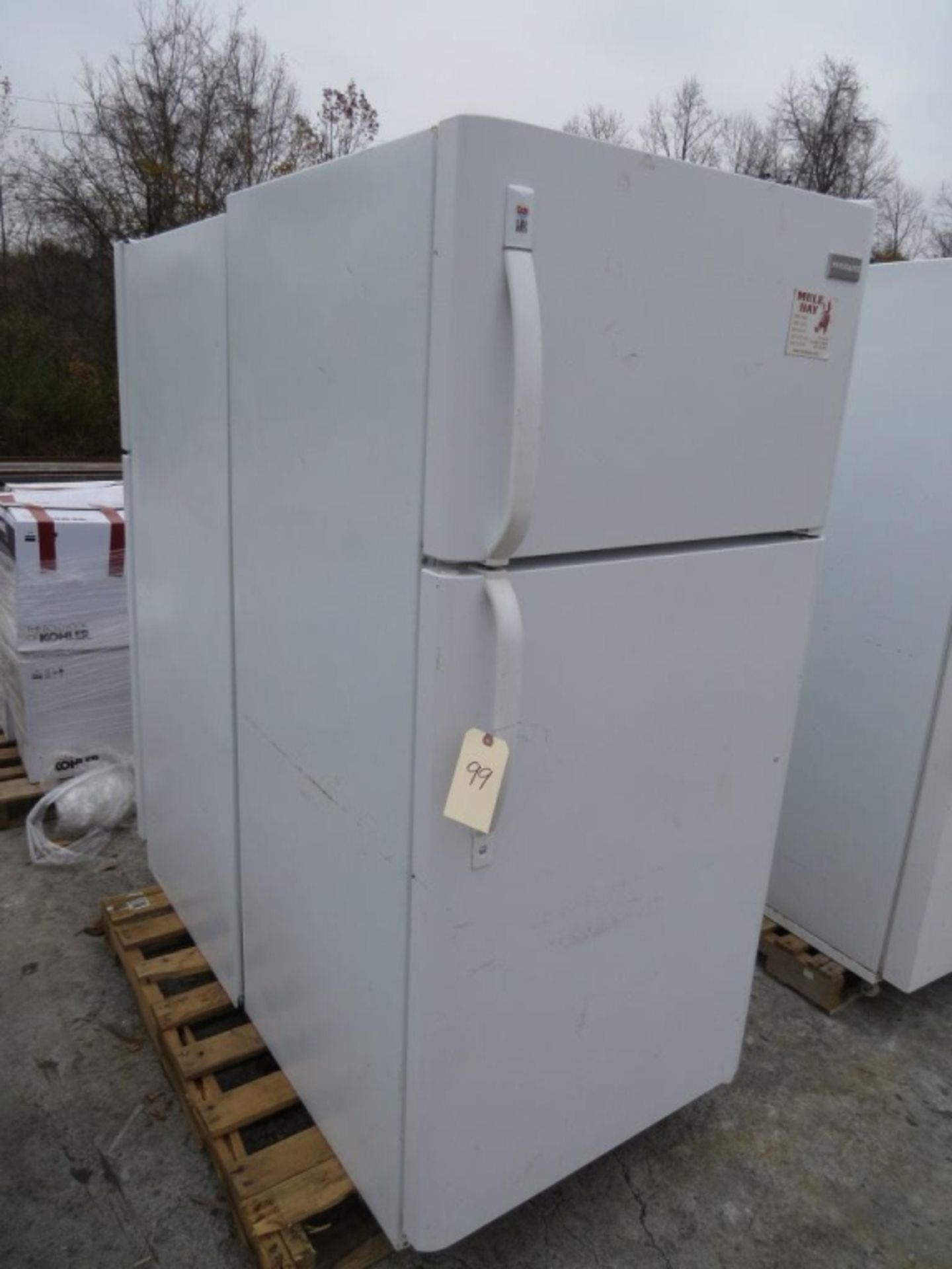 Frigidaire Refrigerator-