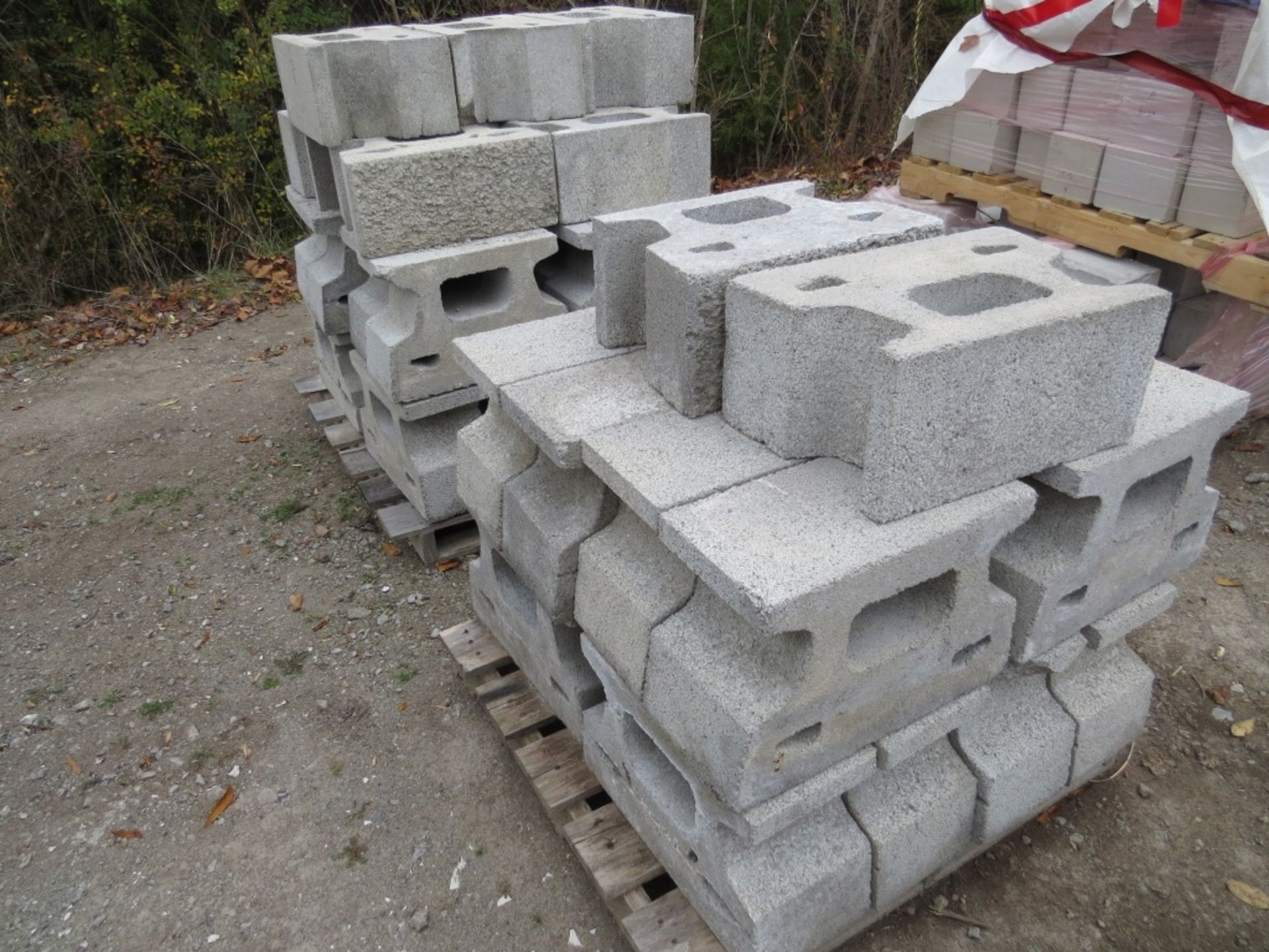 (qty -5) Pallets of Retaing Wall Block, 18"  wide face, 8" tall, 1' Deep, Approx (80)  Total Blocks, - Image 5 of 11