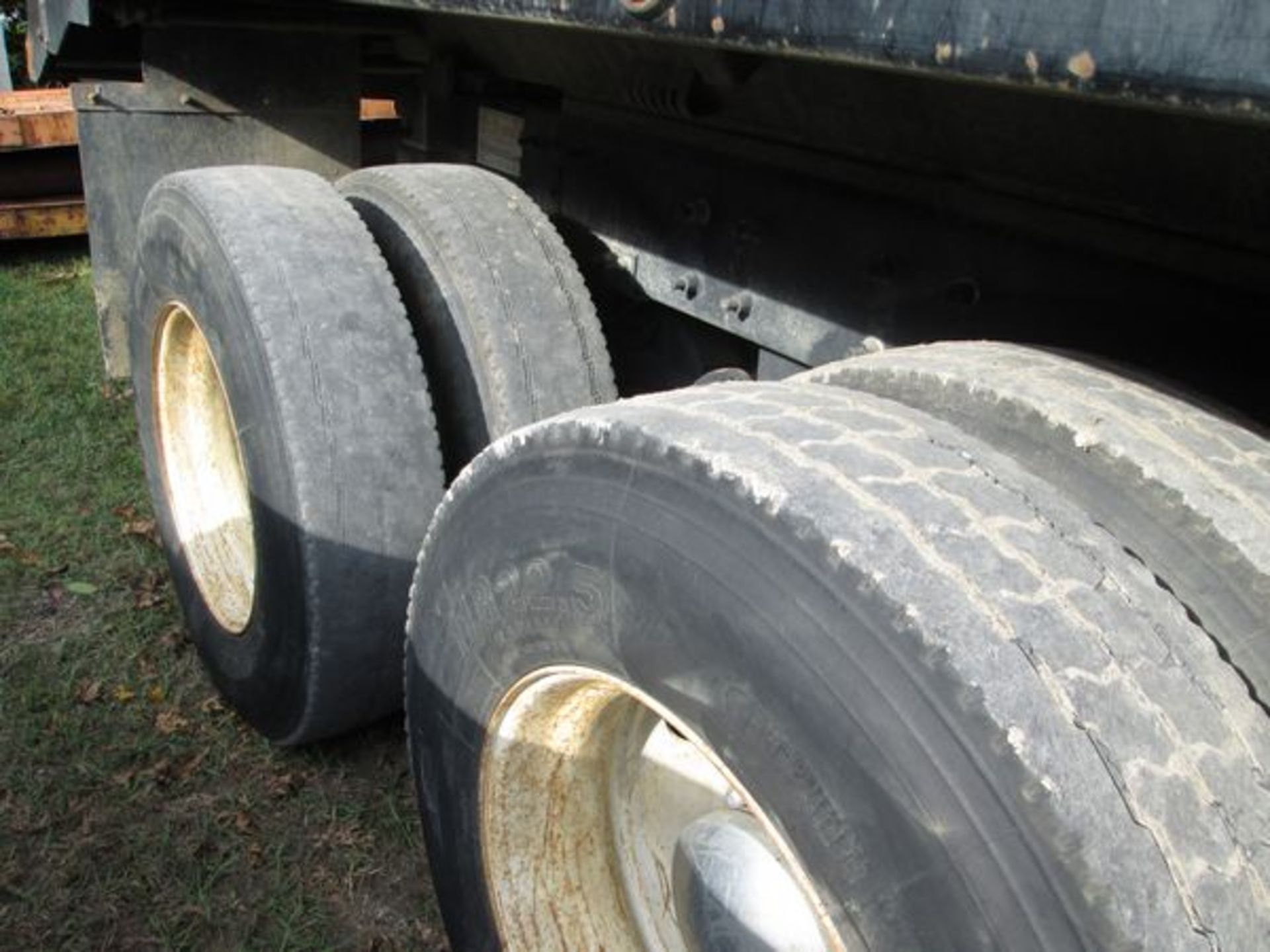 2008 Mack Granite quad axle dump. auto trans Godwin steel U bottom dump, model GU713 370 at 2000 rpm - Image 3 of 8