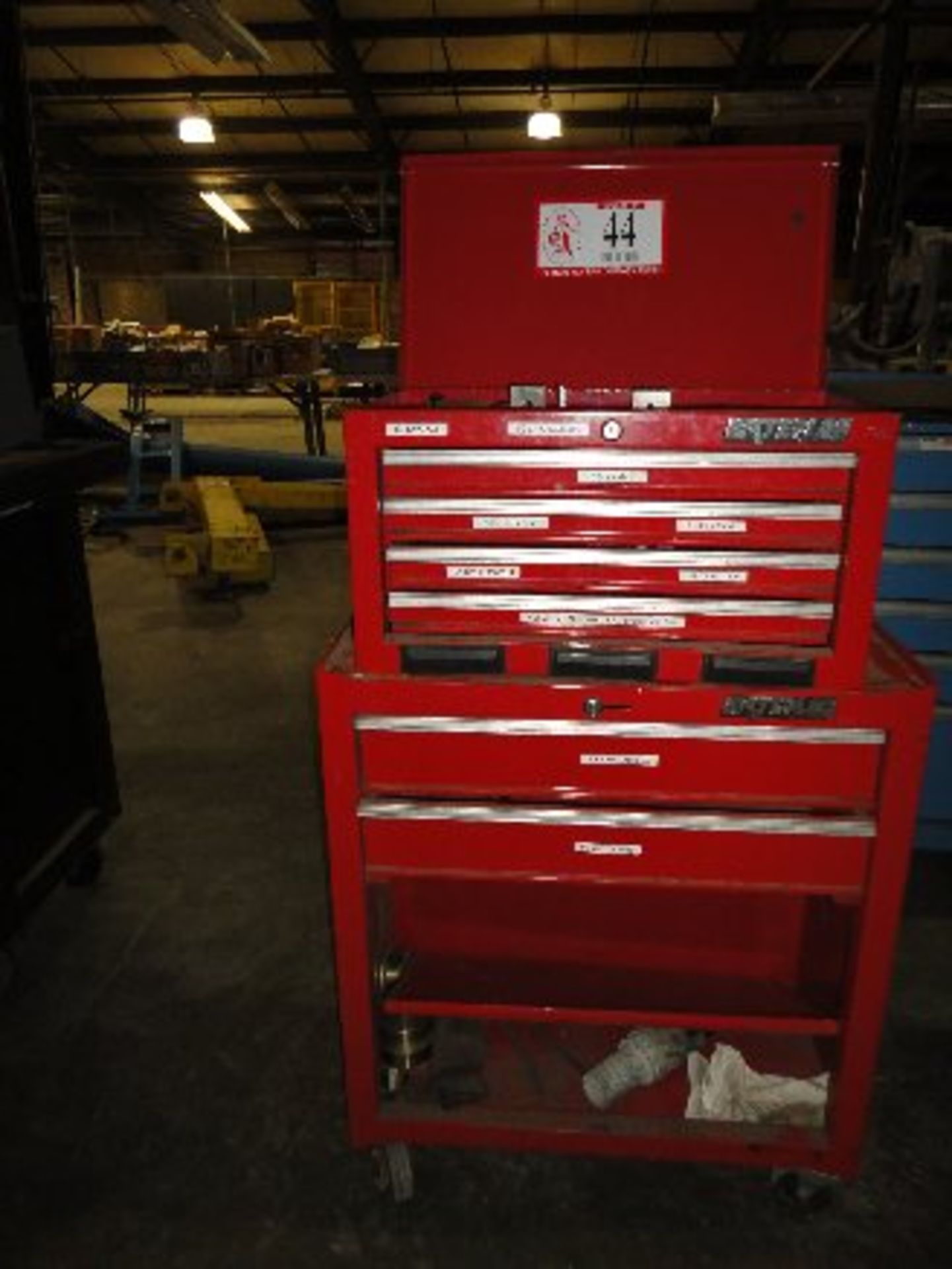 WATERLOO TOOL BOX ON CASTERS, W/CONTENTS, MISC ABRASIVES, HAND TOOLS, BOLTS, NUTS, ETC
