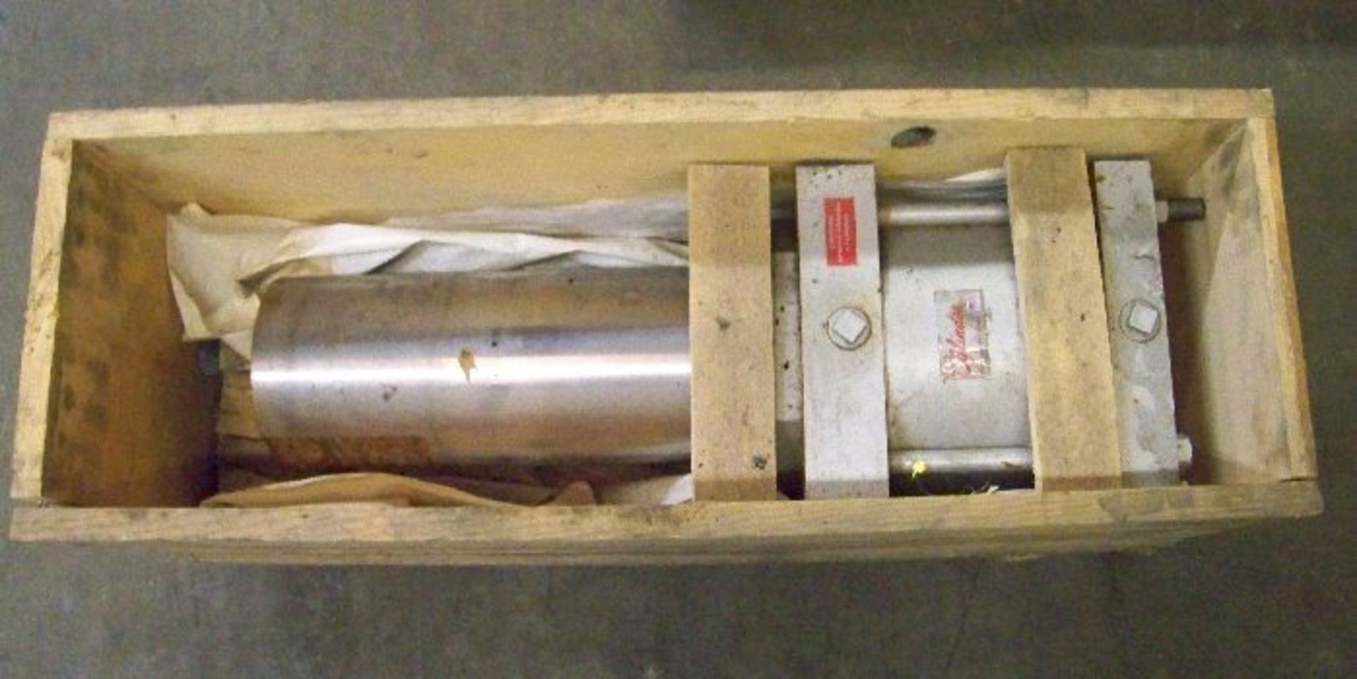 MILWAUKEE CYLINDER MDL C-7104 A21/SE, 8" BORE, 4" STROKE, 250 PSI SPRING LO9ADED