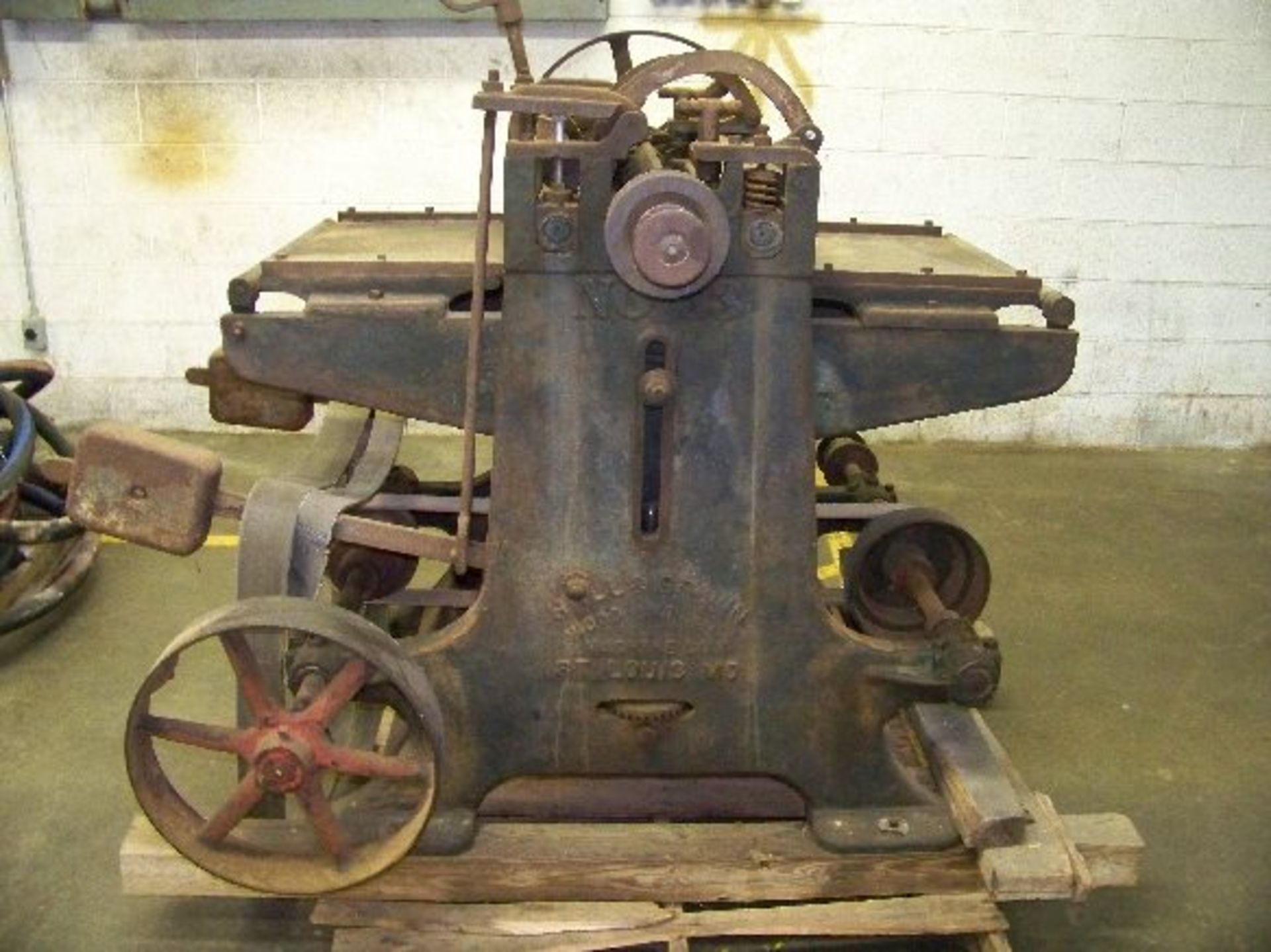 ANTIQUE HILL & BROWN NO 33 2' PLANER