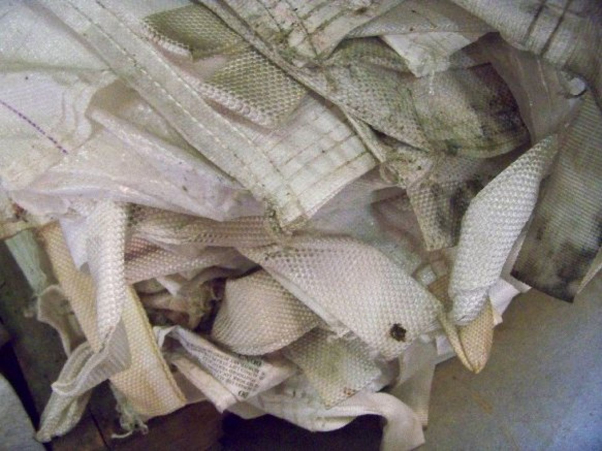 LOT OF MISC FIBER AND FEED SACKS/BAGS - Image 3 of 3