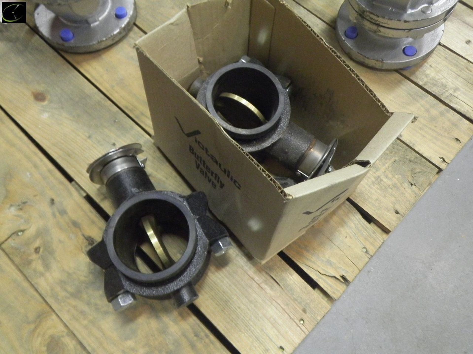 Pallet w/ Misc. Valves To Include TWO 3'' Butterfly Valves, TWO 2'' Ball Valves, ONE 4'' Ball - Image 3 of 4