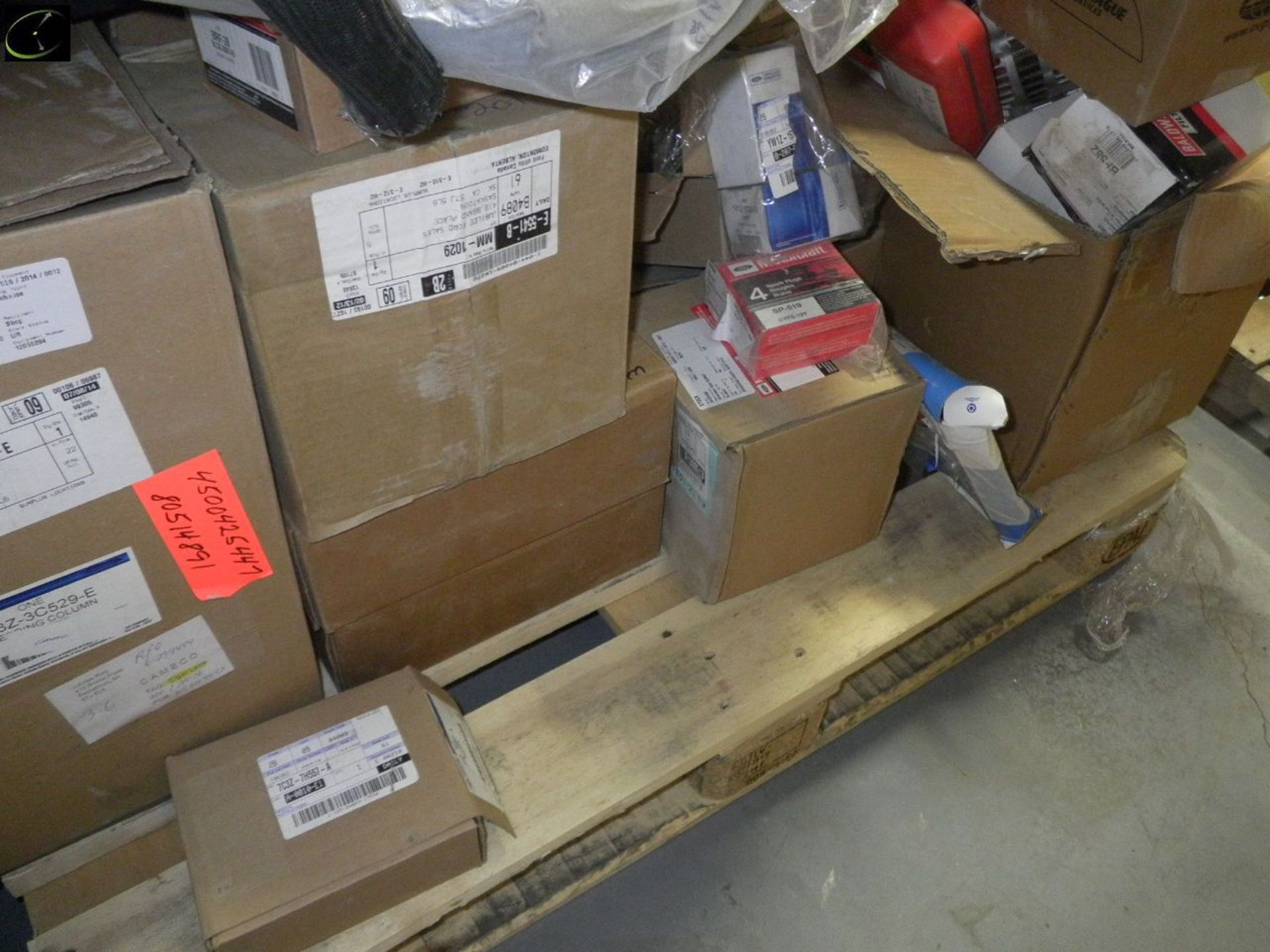 Pallet Of Late Model UNUSED FORD Truck Parts, Filters, Starter, Disc Brake Drum, Windshield Wiper - Image 6 of 6