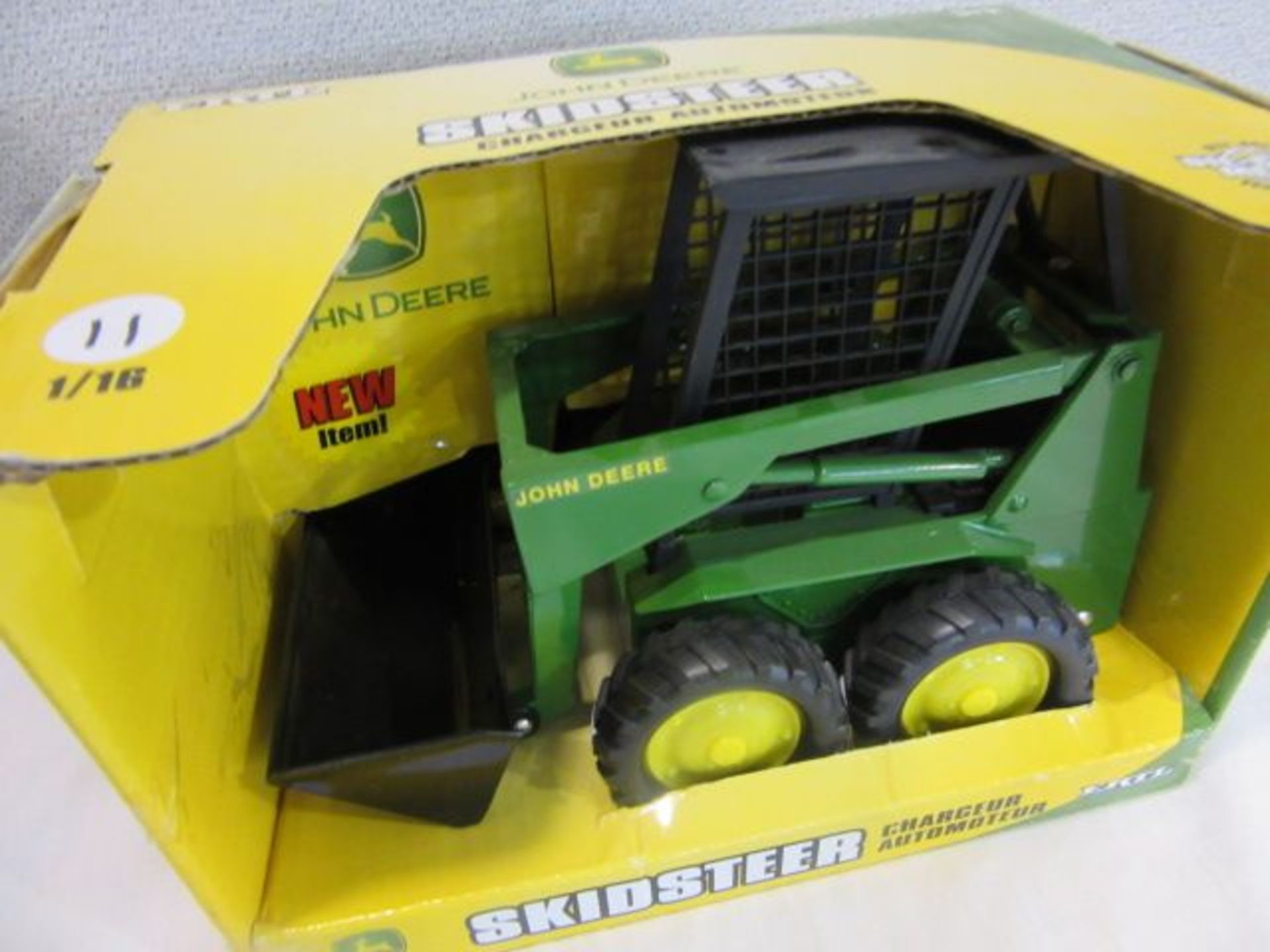 Racing Champions Ertl John Deere Skidsteer w/Loader, NIB, 1:16 Scale