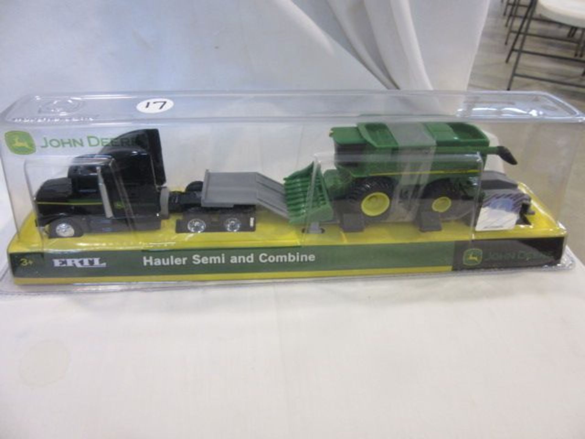 Ertl John Deere Tractor Trailer w/John Deere Combine, NIB - Image 2 of 4