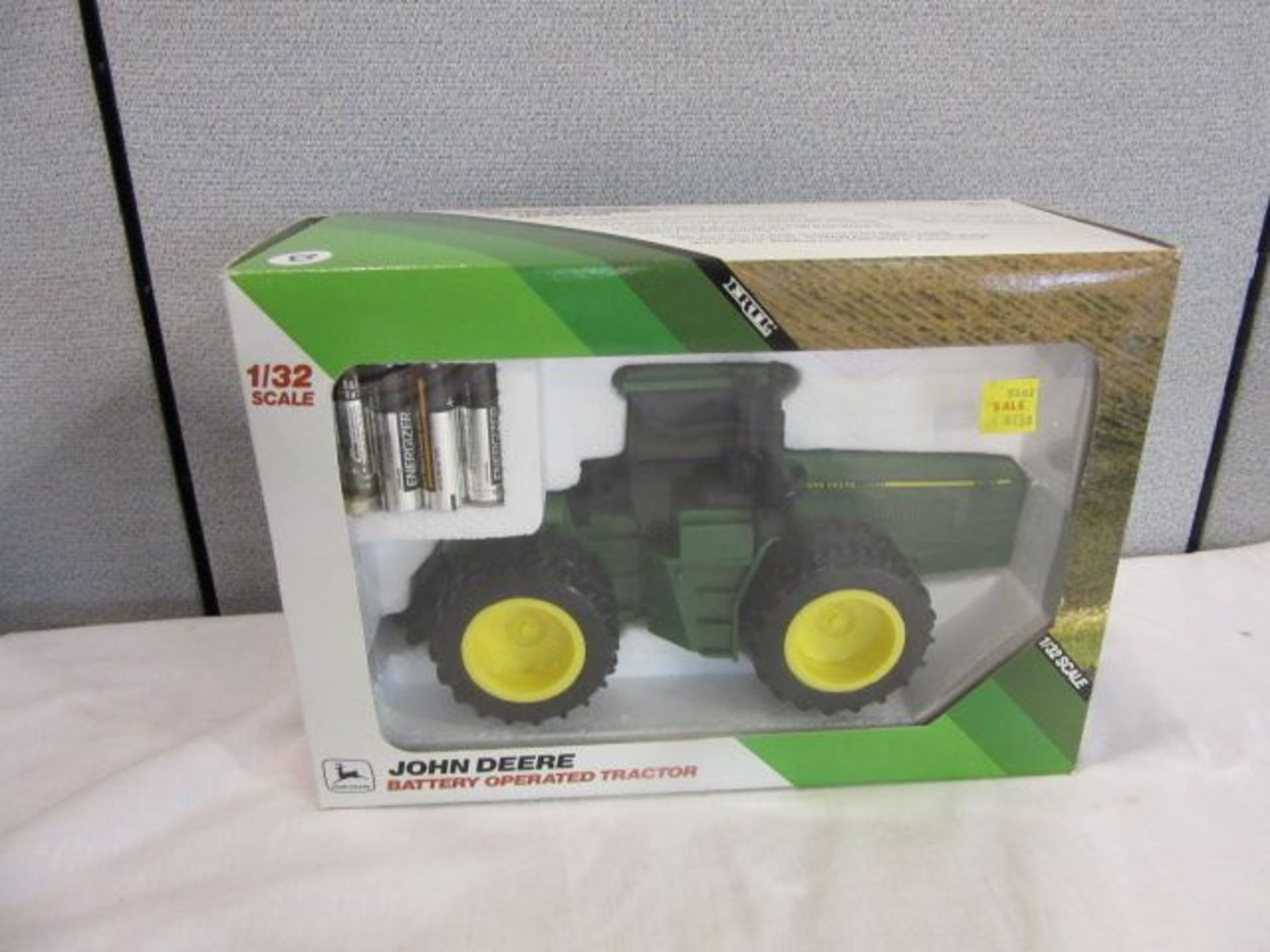 Ertl John Deere 8960 4WD Tractor, w/Enclosed Cab, Dual Front & Rear Wheels, Battery Operated, NIB, - Image 2 of 9