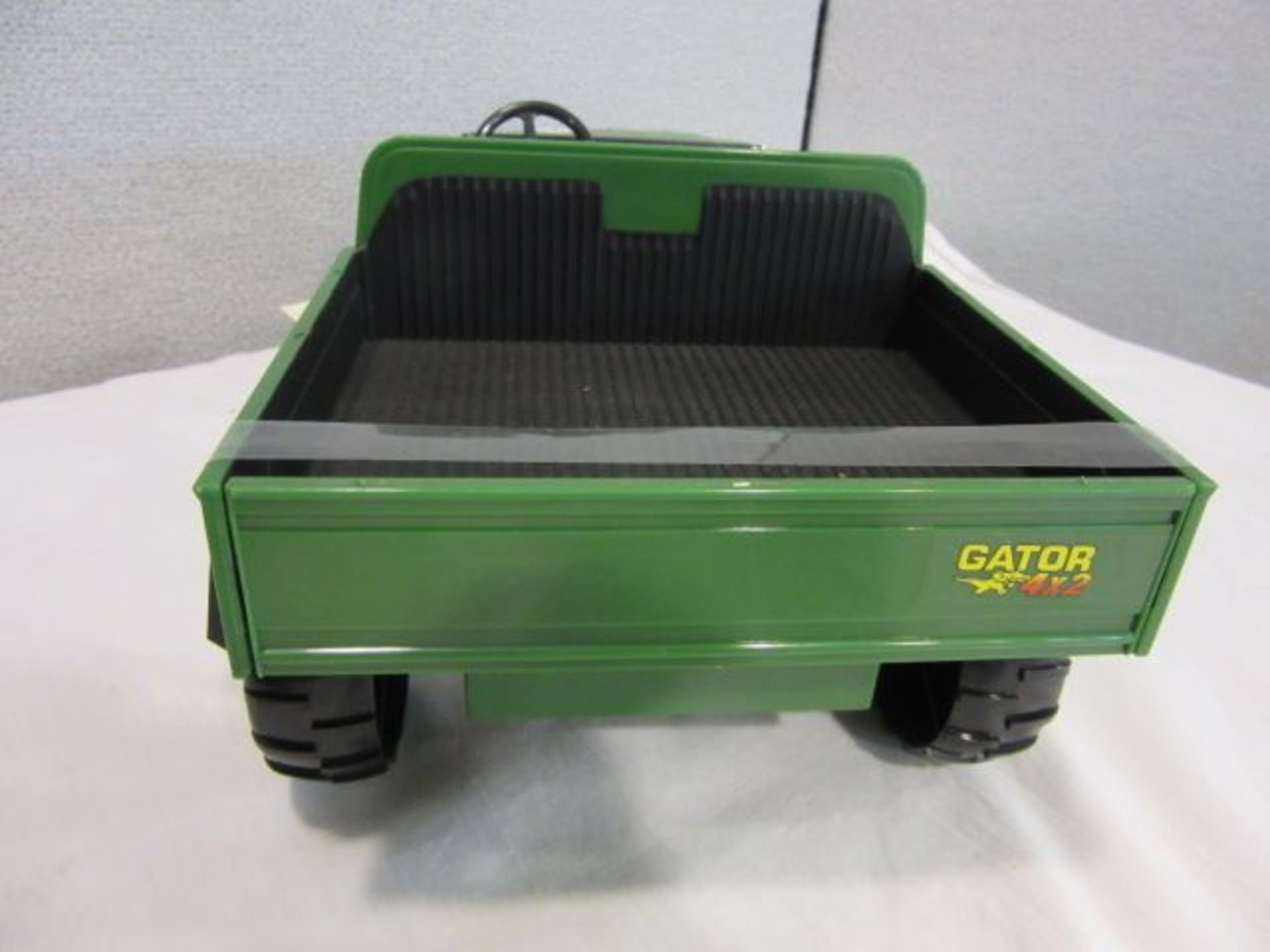 RC2 Brands Ertl John Deere Gator 4x2 Utility Vehicle, New, 1:8 Scale - Image 4 of 8