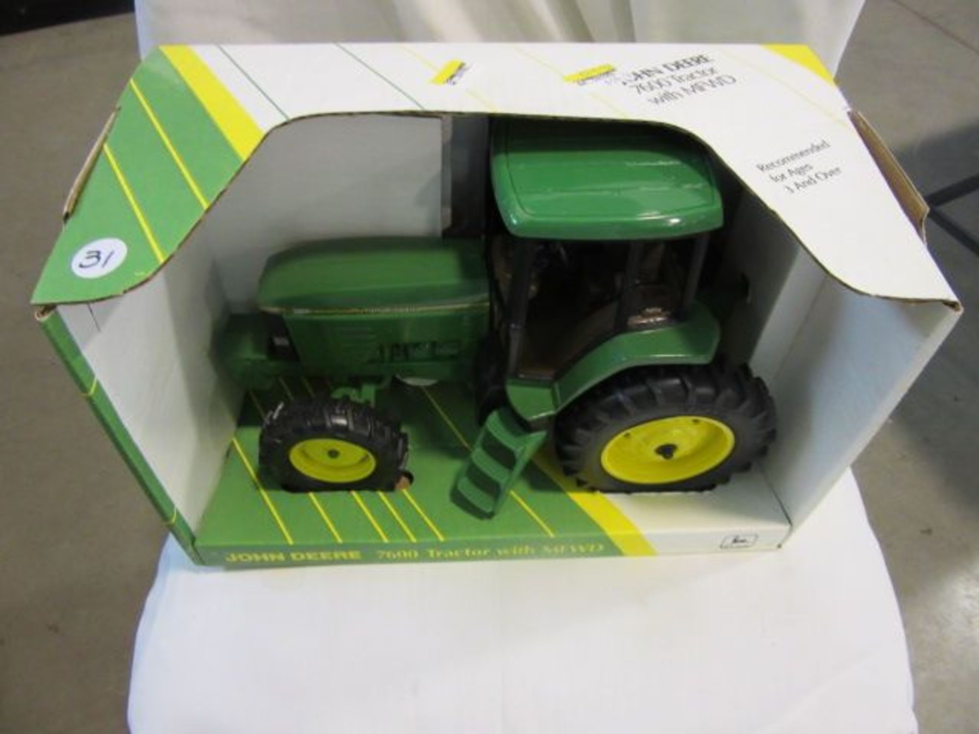 Ertl John Deere 7600 MFWD Tractor w/Cab, Front Weights, NIB, 1:16 Scale