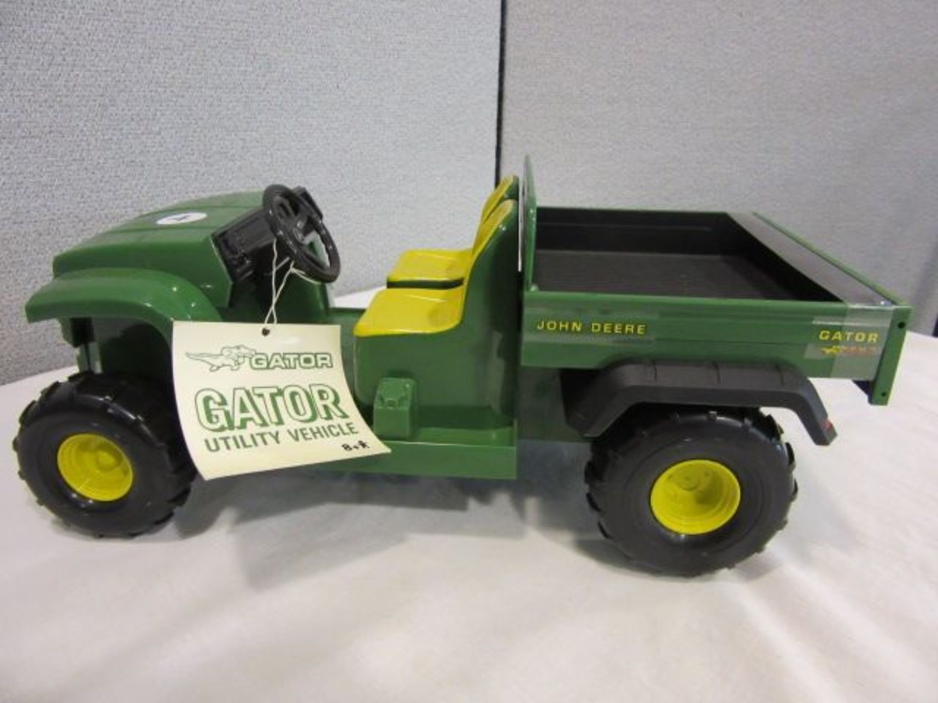 RC2 Brands Ertl John Deere Gator 4x2 Utility Vehicle, New, 1:8 Scale - Image 5 of 8