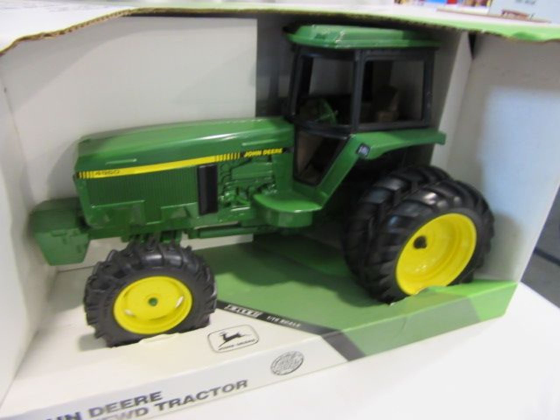 Ertl John Deere 4960 MFWD Tractor w/Cab, Front Weights, Dual Rear Wheels, NIB, 1:16 Scale