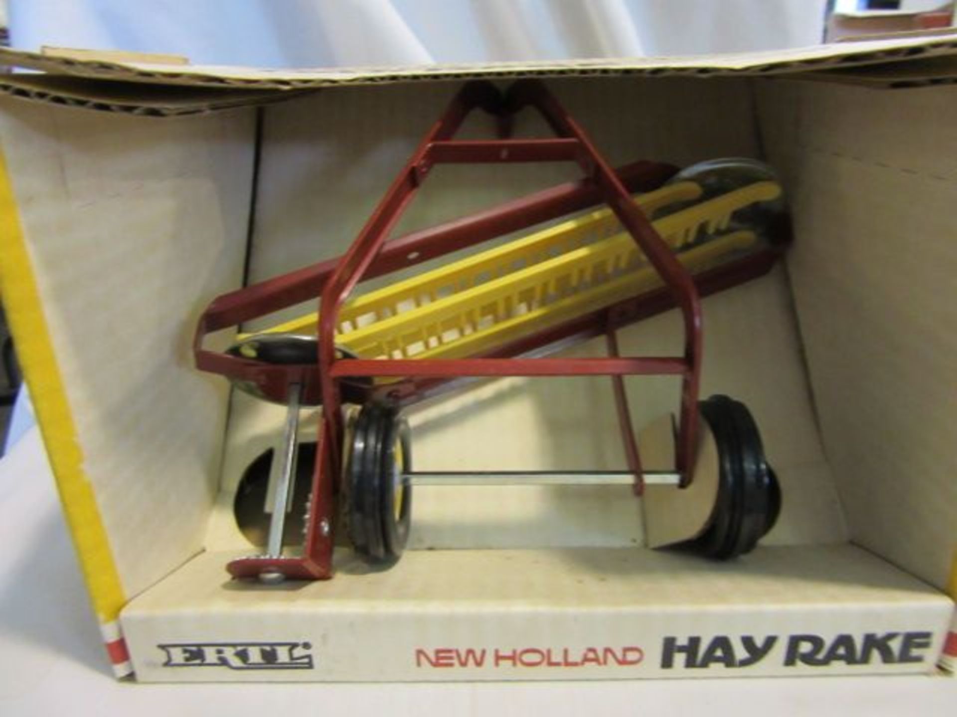 Ertl New Holland Hay Rake, NIB, 1:16 Scale - Image 2 of 4