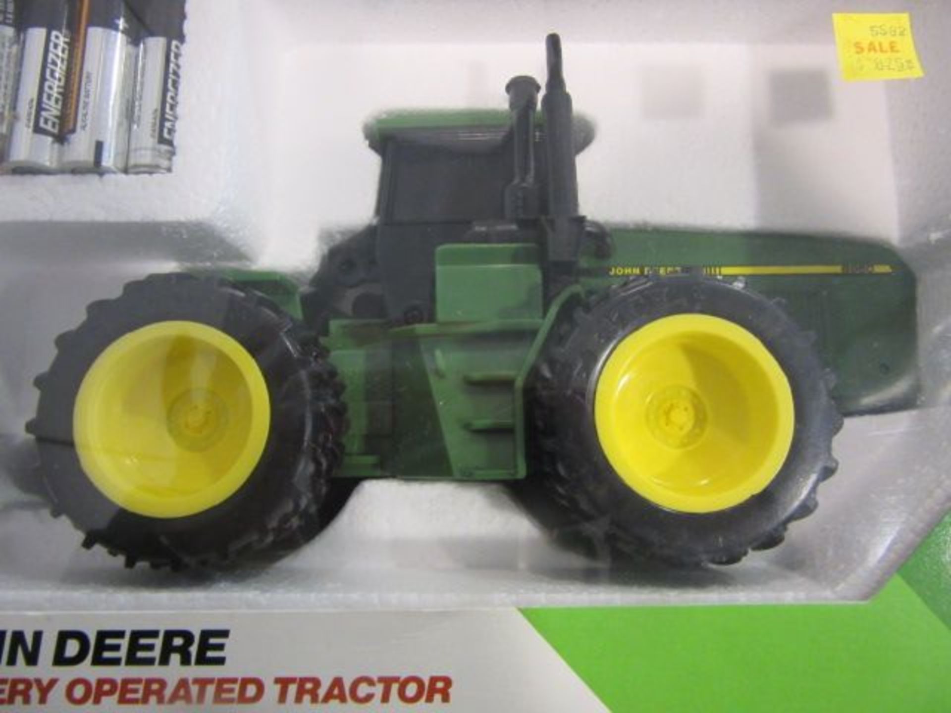 Ertl John Deere 8960 4WD Tractor, w/Enclosed Cab, Dual Front & Rear Wheels, Battery Operated, NIB,