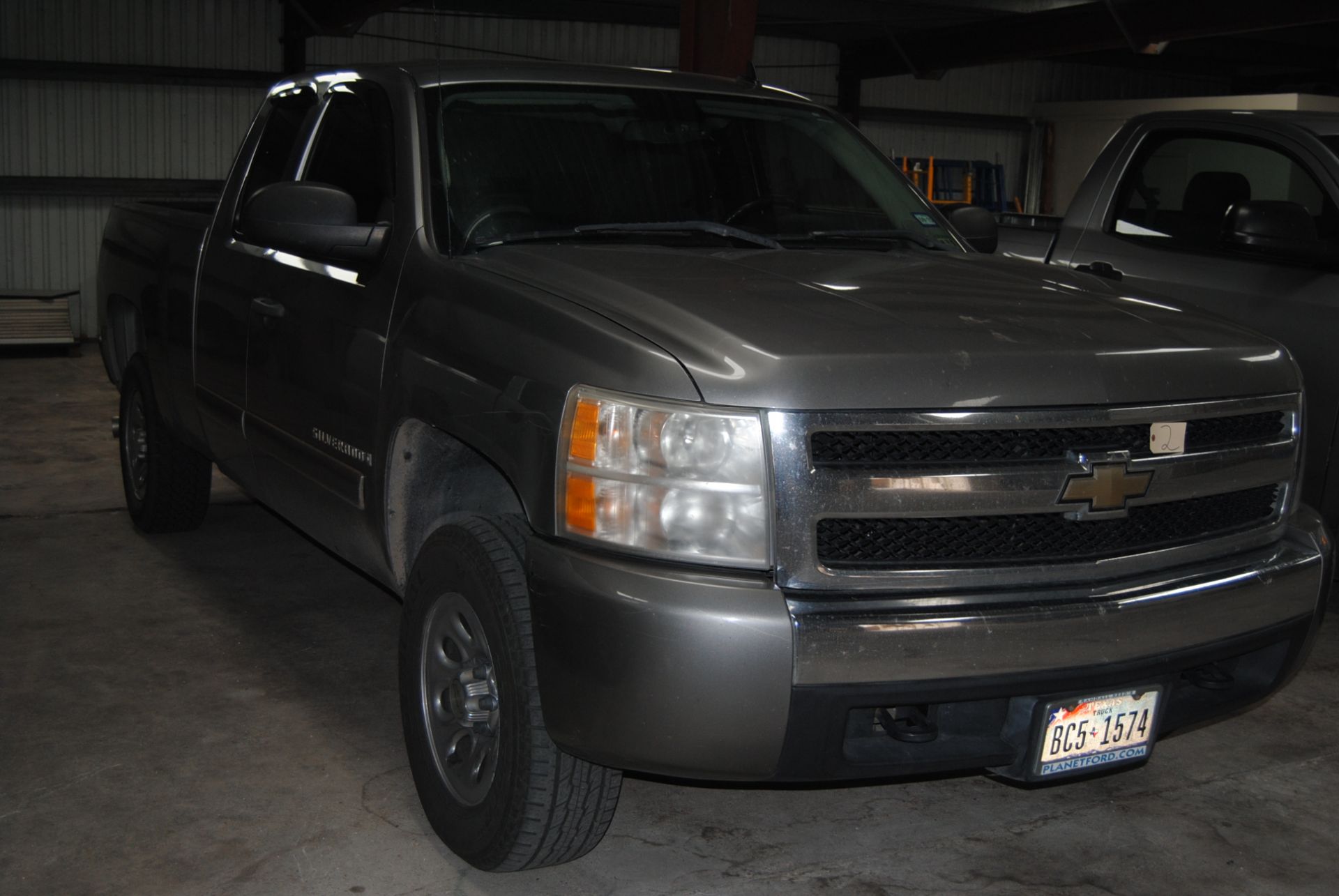 2007 Chevrolet Silverado 1500 Extended cab work truck - Image 2 of 9