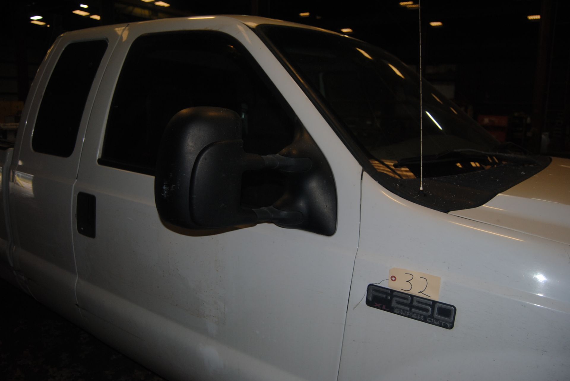 Ford 03' Work Truck F250 XTL - Image 4 of 9