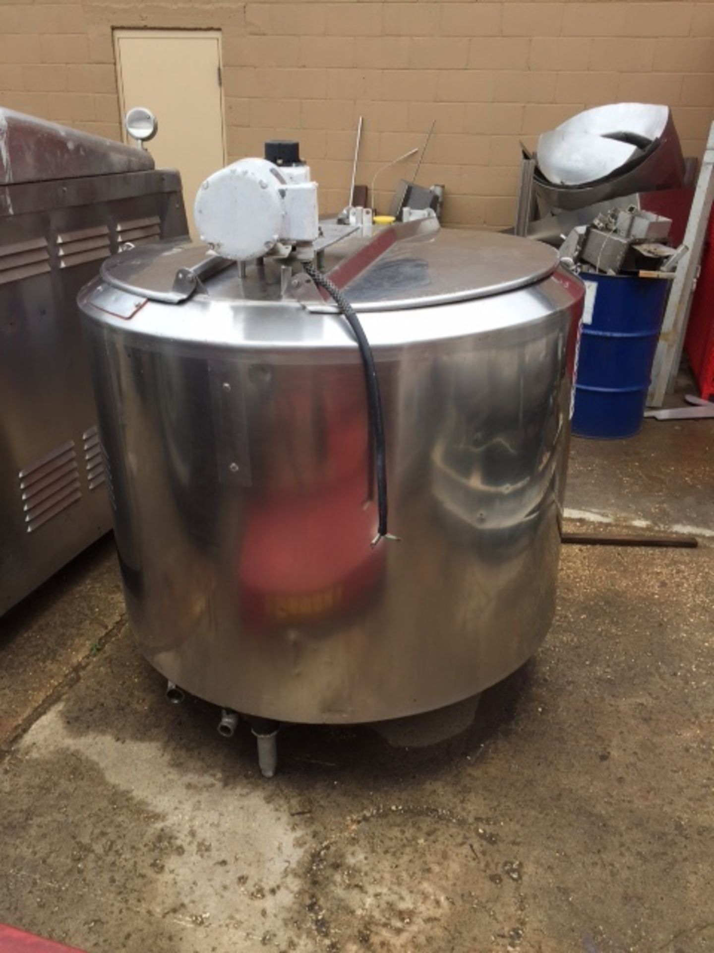 APV 100 Gallon Jacketed Mixing Tank, ½ HP Drive, Vertical Agitation, 1-1/2” Outlet Valve, Previously - Image 5 of 6