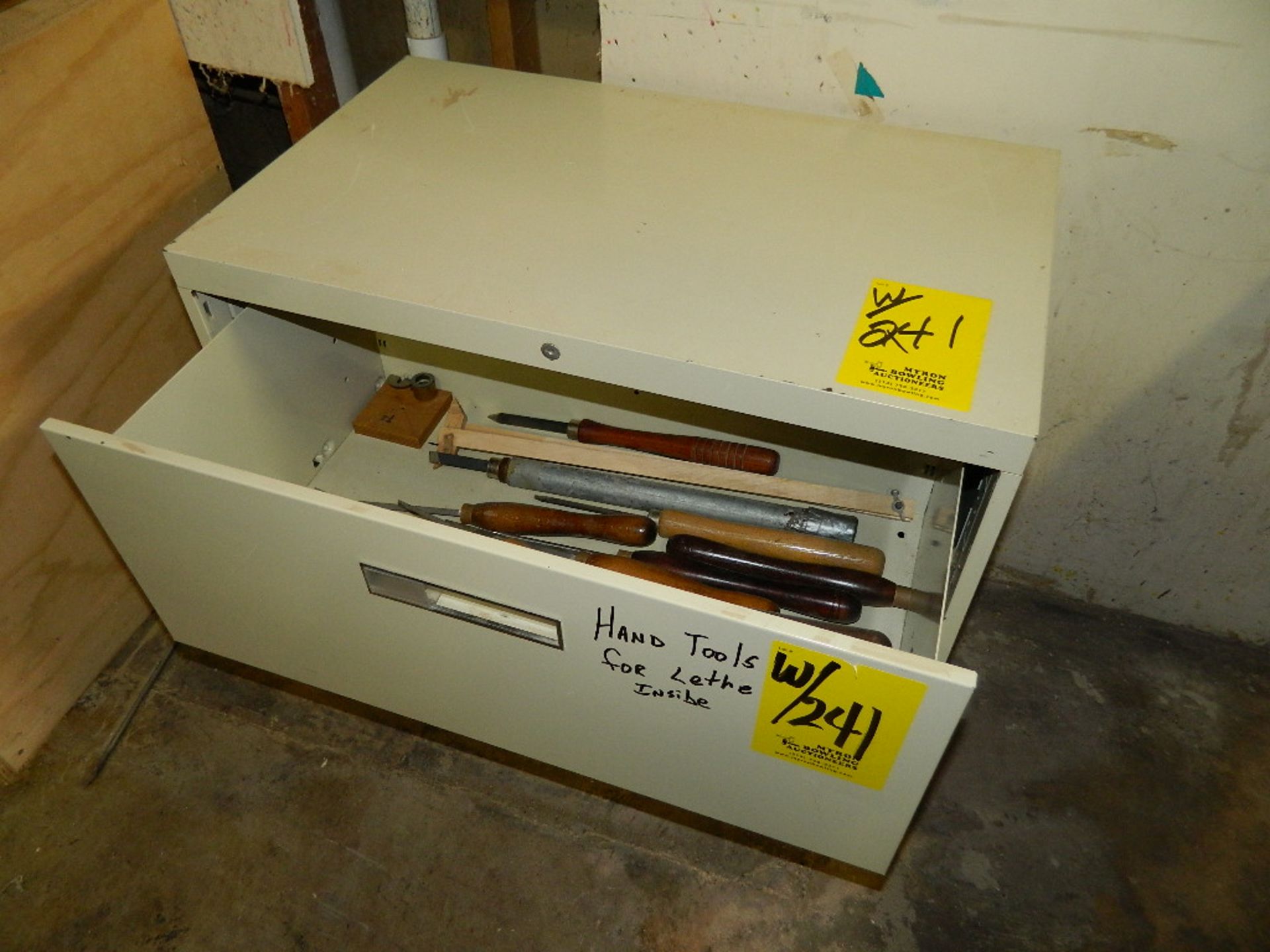 VB MANUFACTURING WOOD LATHE, MODEL VB36 MASTER BOWL TURNER W/ TOOLING & CABINET W/ HEAD LATHE TOOLS - Image 2 of 2