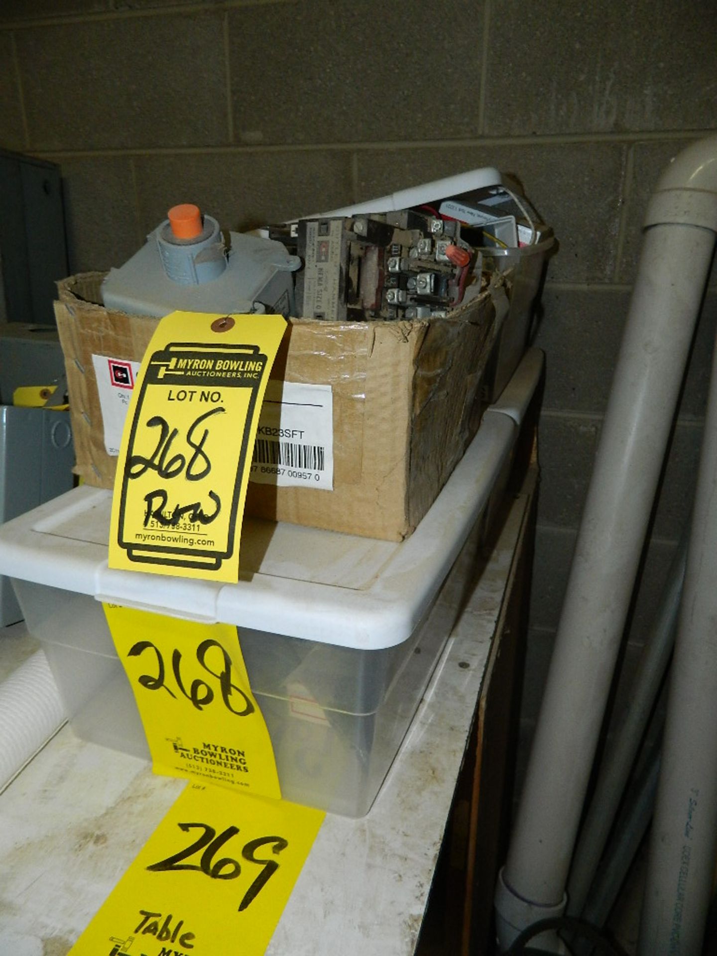 LOT OF ASSORTED ELECTRICAL SUPPLIES