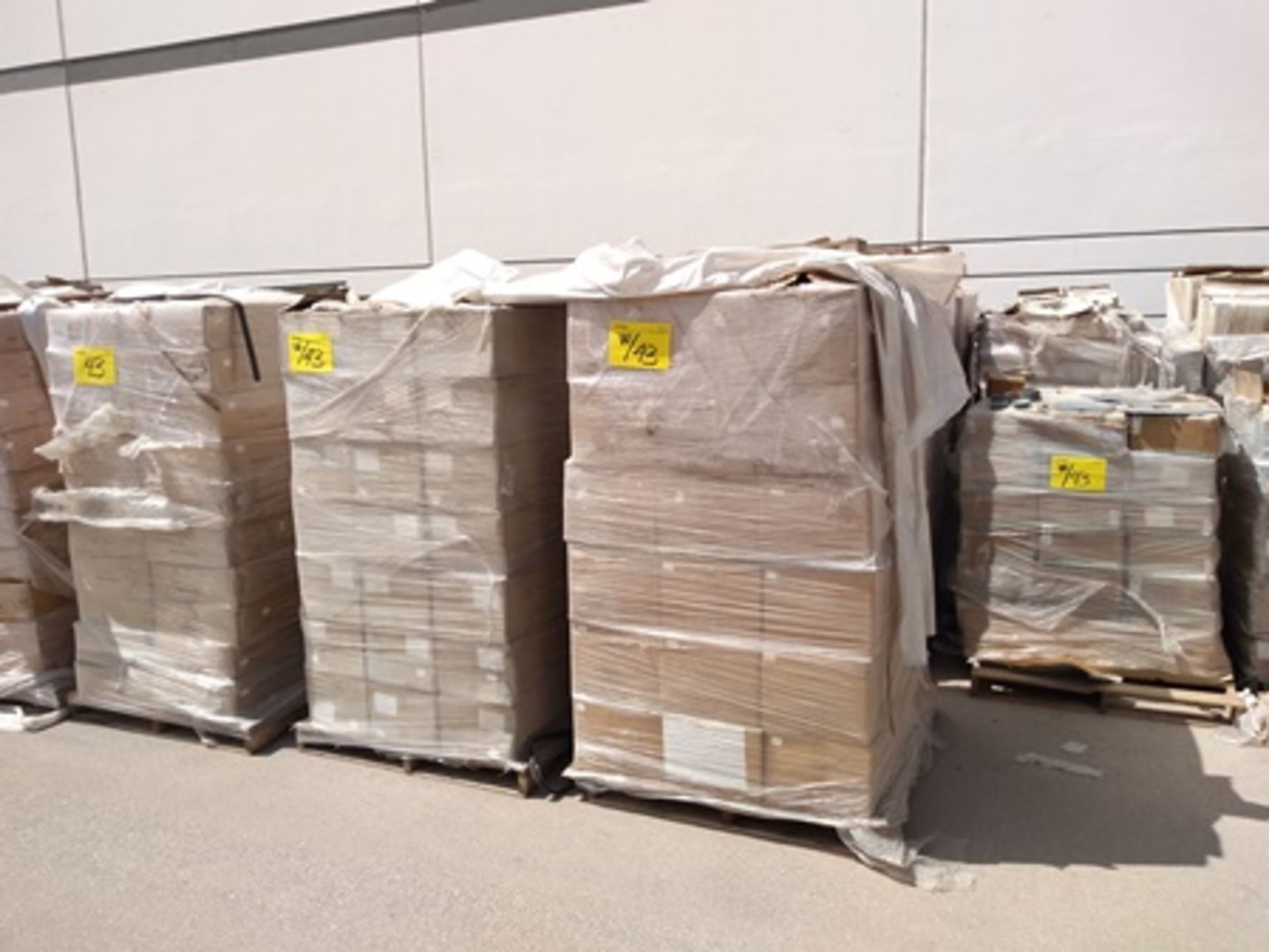 16 pallets containing: 500 boxes of finished product (egraved and shaped esteatita stones). - Image 9 of 12