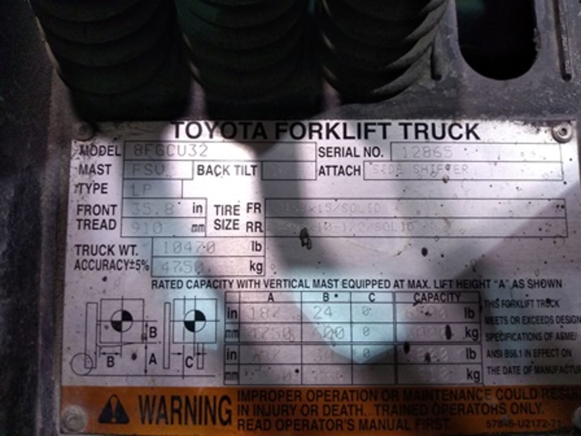 Toyota 6,613.9 lb., model 8FGCU32 forklift LPG engine, max fork height 11 ft. Serial number 8FG … - Image 12 of 25