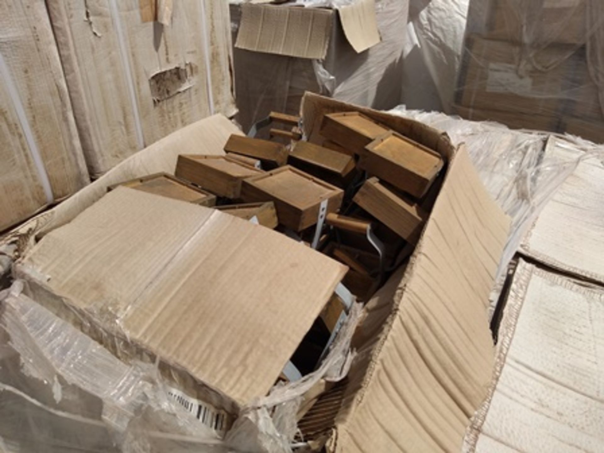 16 pallets containing: 500 boxes of finished product (egraved and shaped esteatita stones). - Image 17 of 22